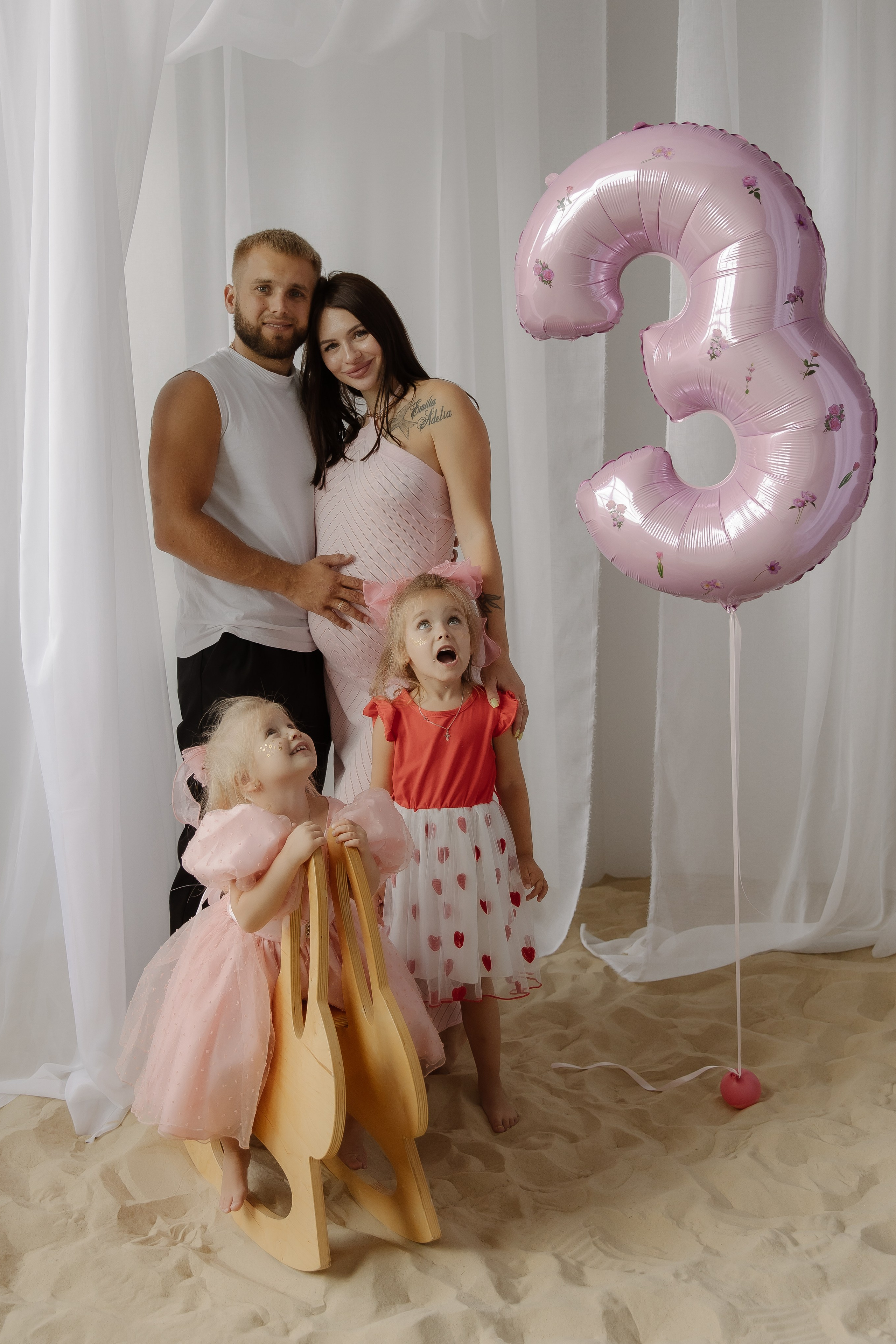 Семейная фотосессия в студии