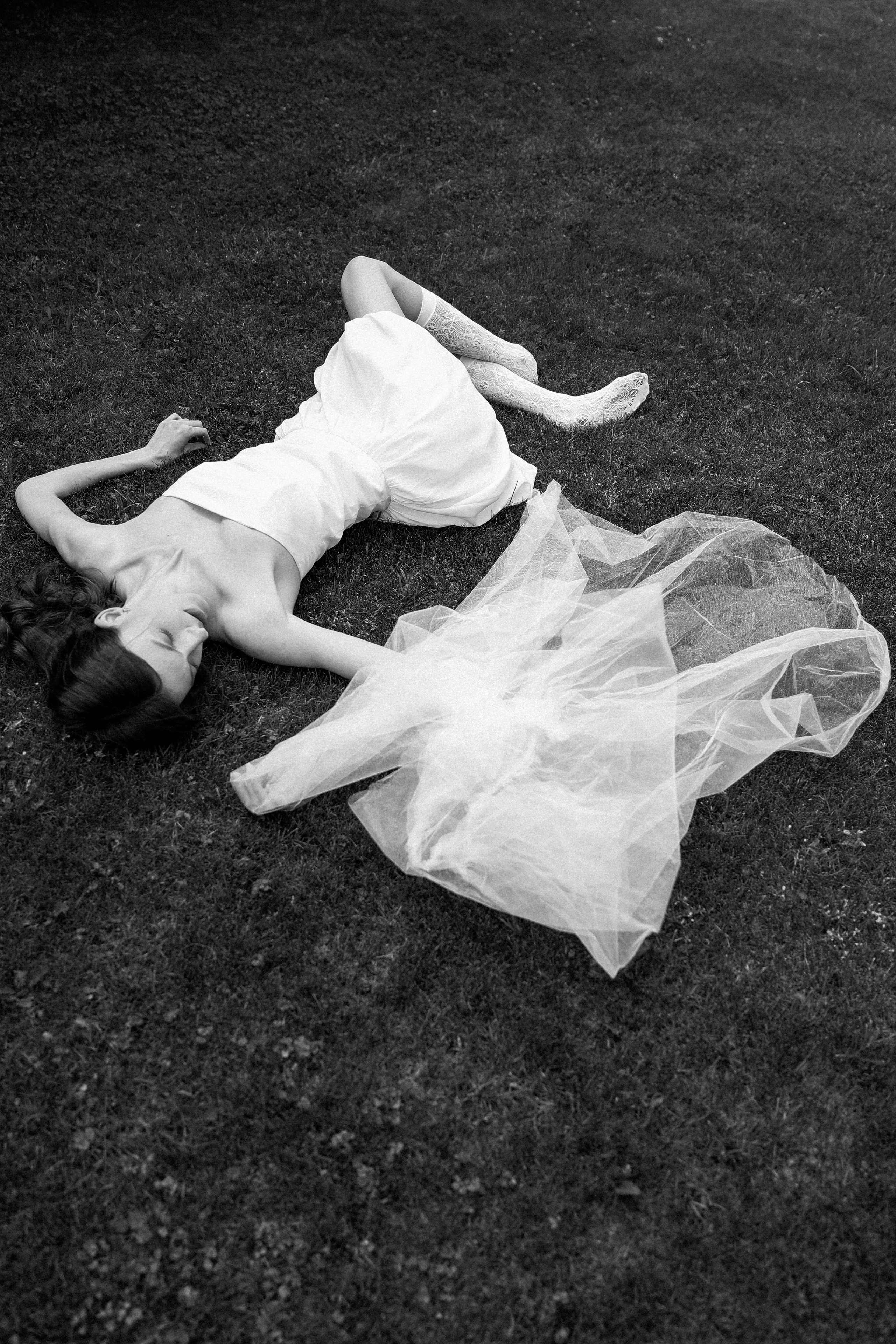 Женский портрет в саду