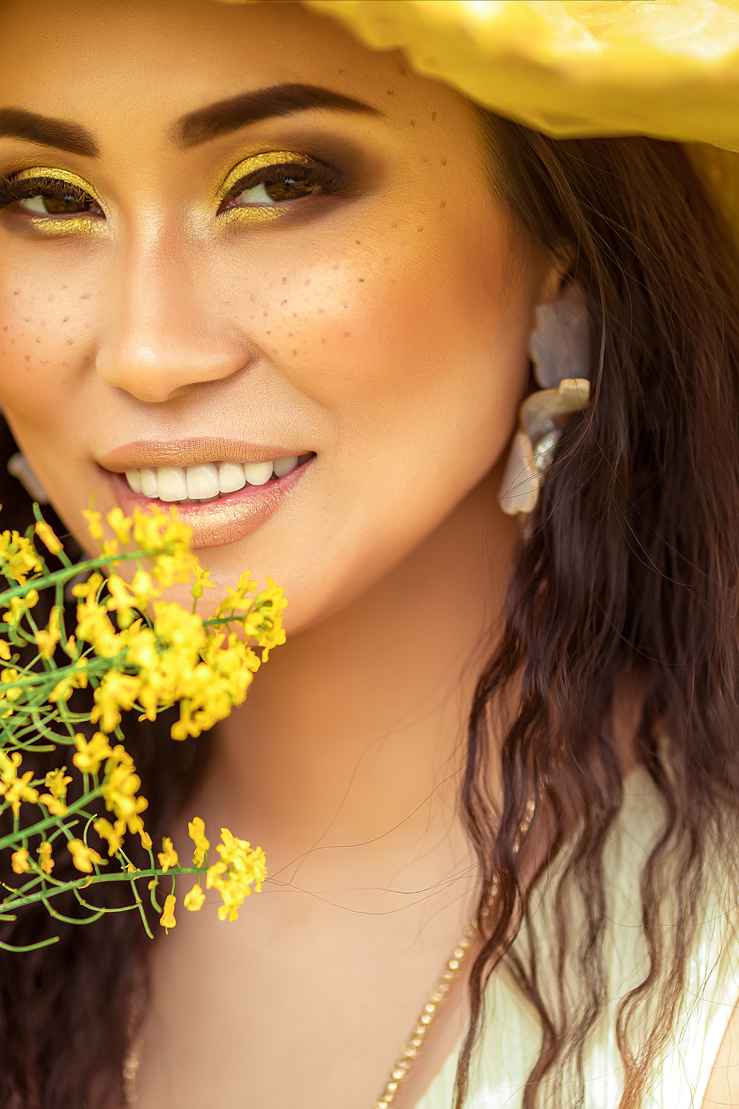 потрет девушки в рапсе