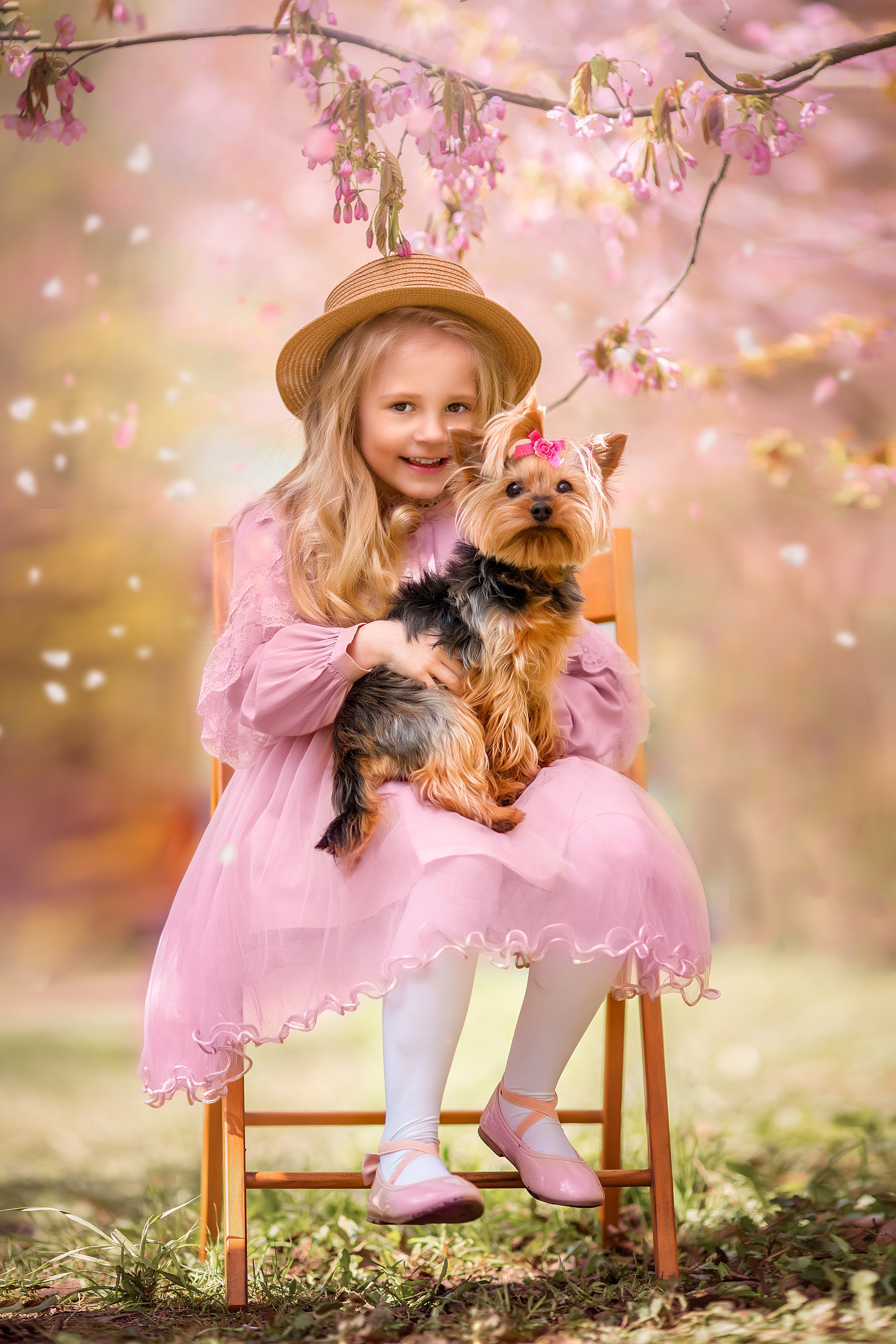 детская фотосессия в цветущей сакуре 