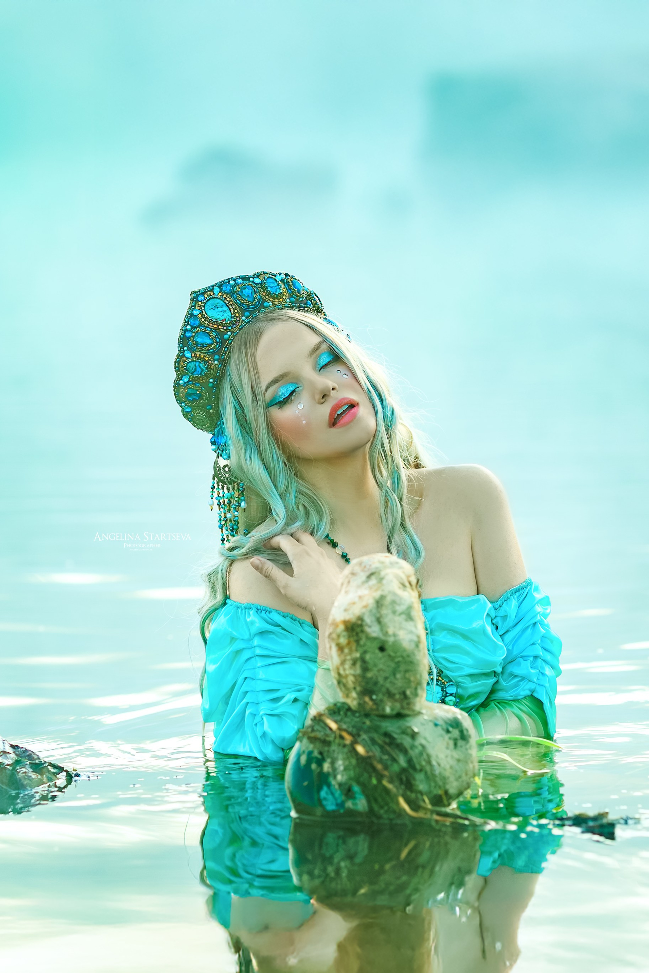 русская русалка, фото русской русалки в реке, славянская русалка 