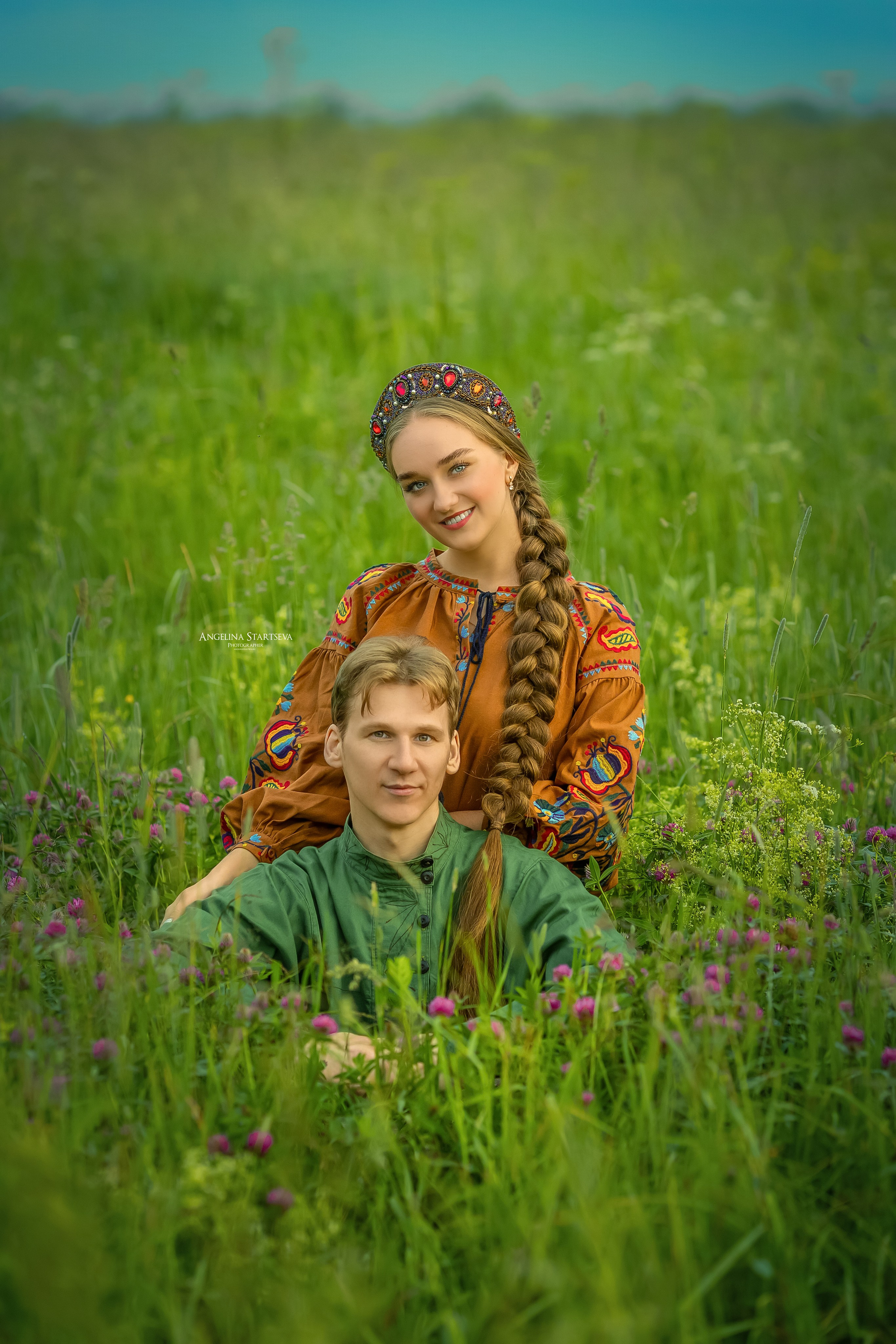 русский дух, фотосессия парня и девушки в русских нарядах 