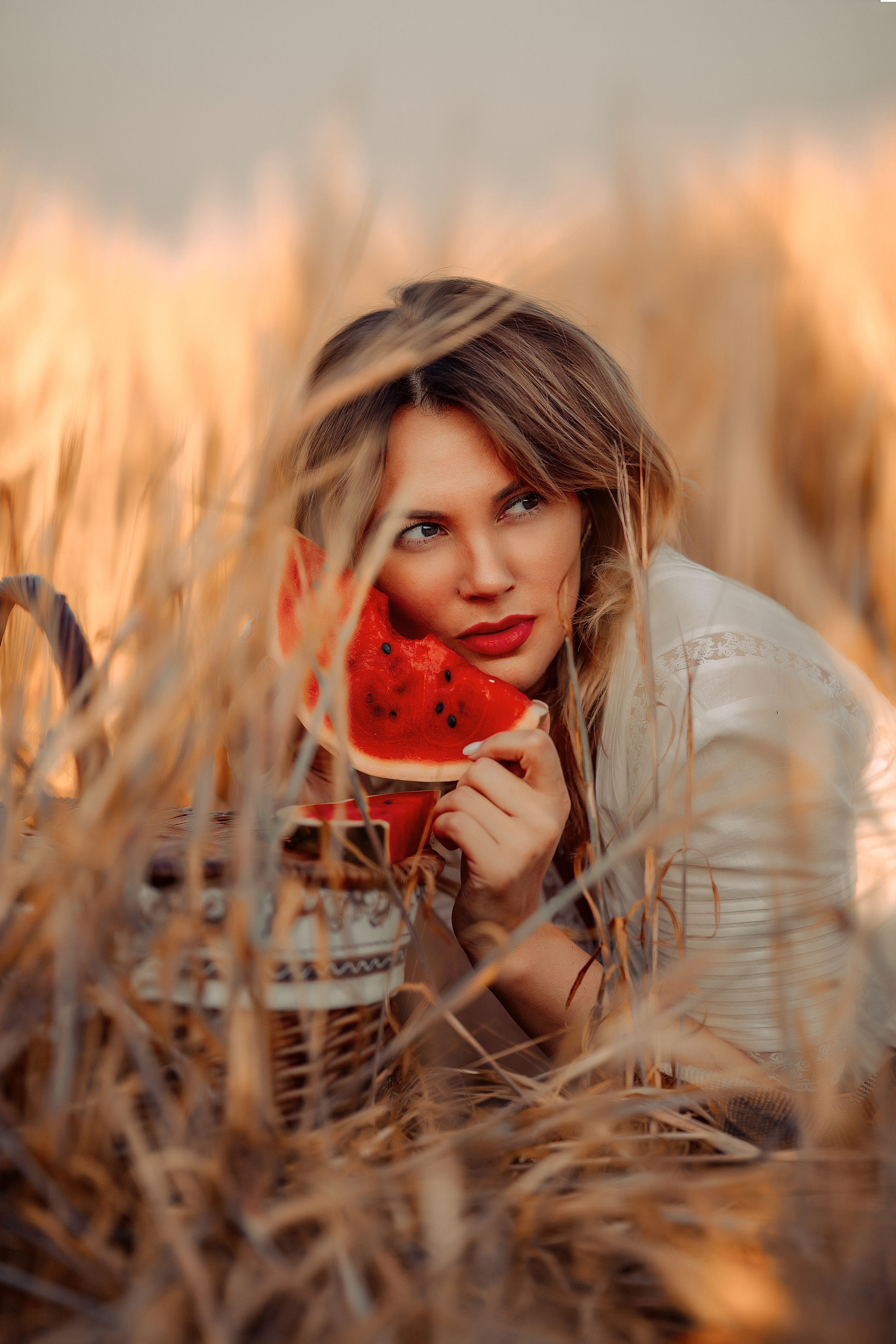 фотосессия в пшенице с арбузами  Москва и МО