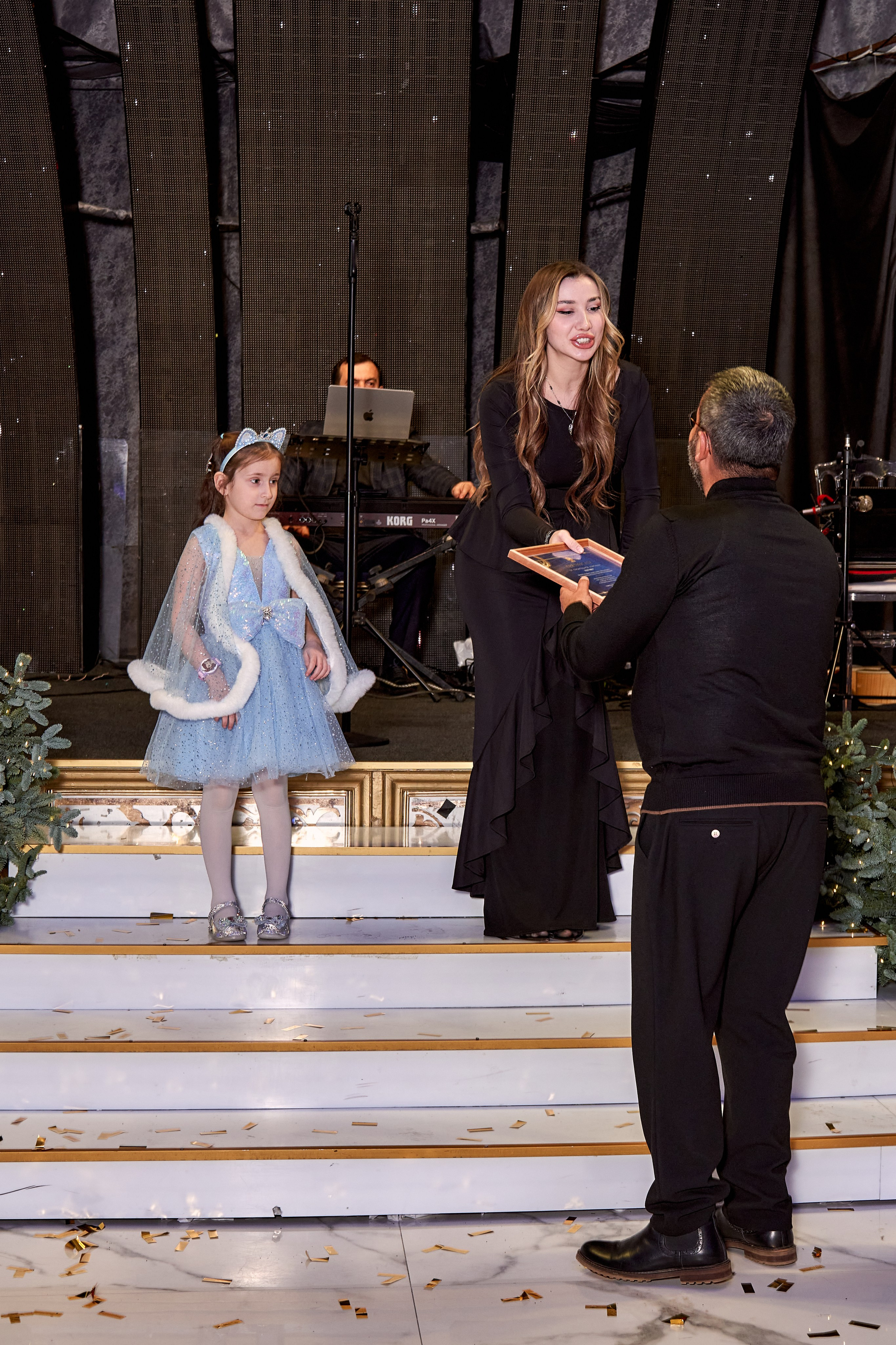 День рождения наины в ресторане наполеон. VISUAL ARTIST/ современное искусство/ фотокартины