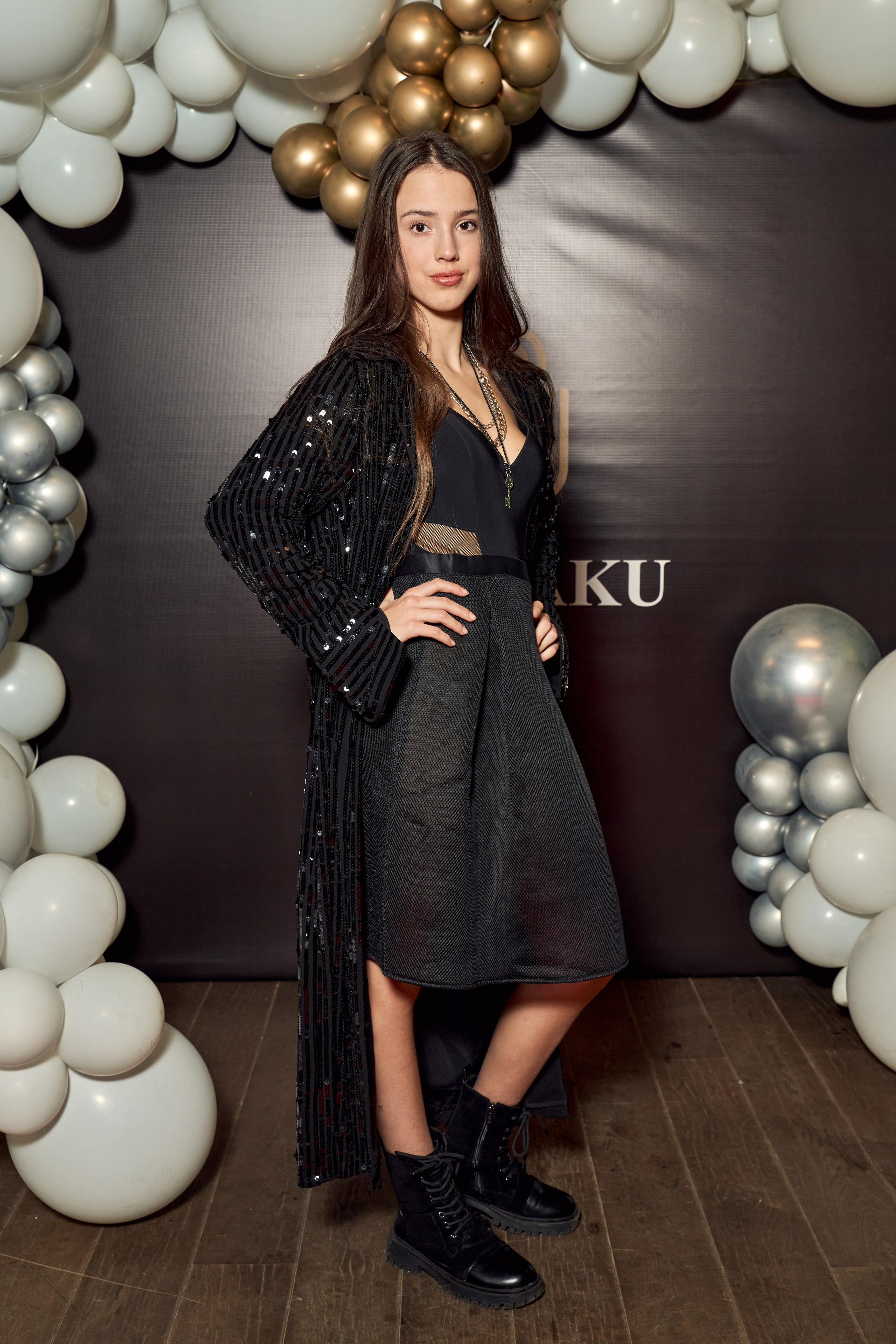 Шоу показ семейная свадебная творческая день рождения квиз мероприятие путешествие знаменитости. VISUAL ARTIST/ современное искусство/ фотокартины