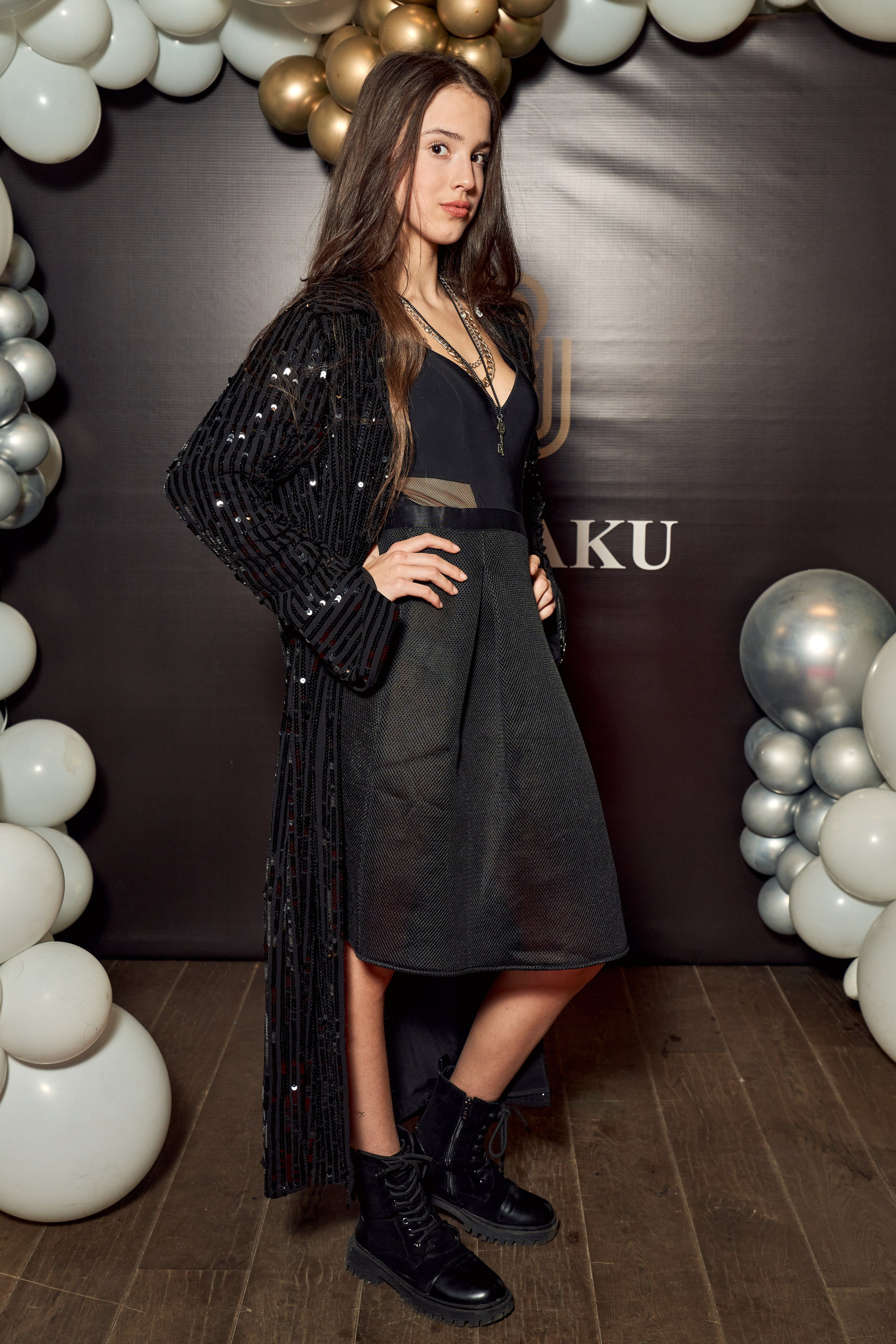 Шоу показ семейная свадебная творческая день рождения квиз мероприятие путешествие знаменитости. VISUAL ARTIST/ современное искусство/ фотокартины