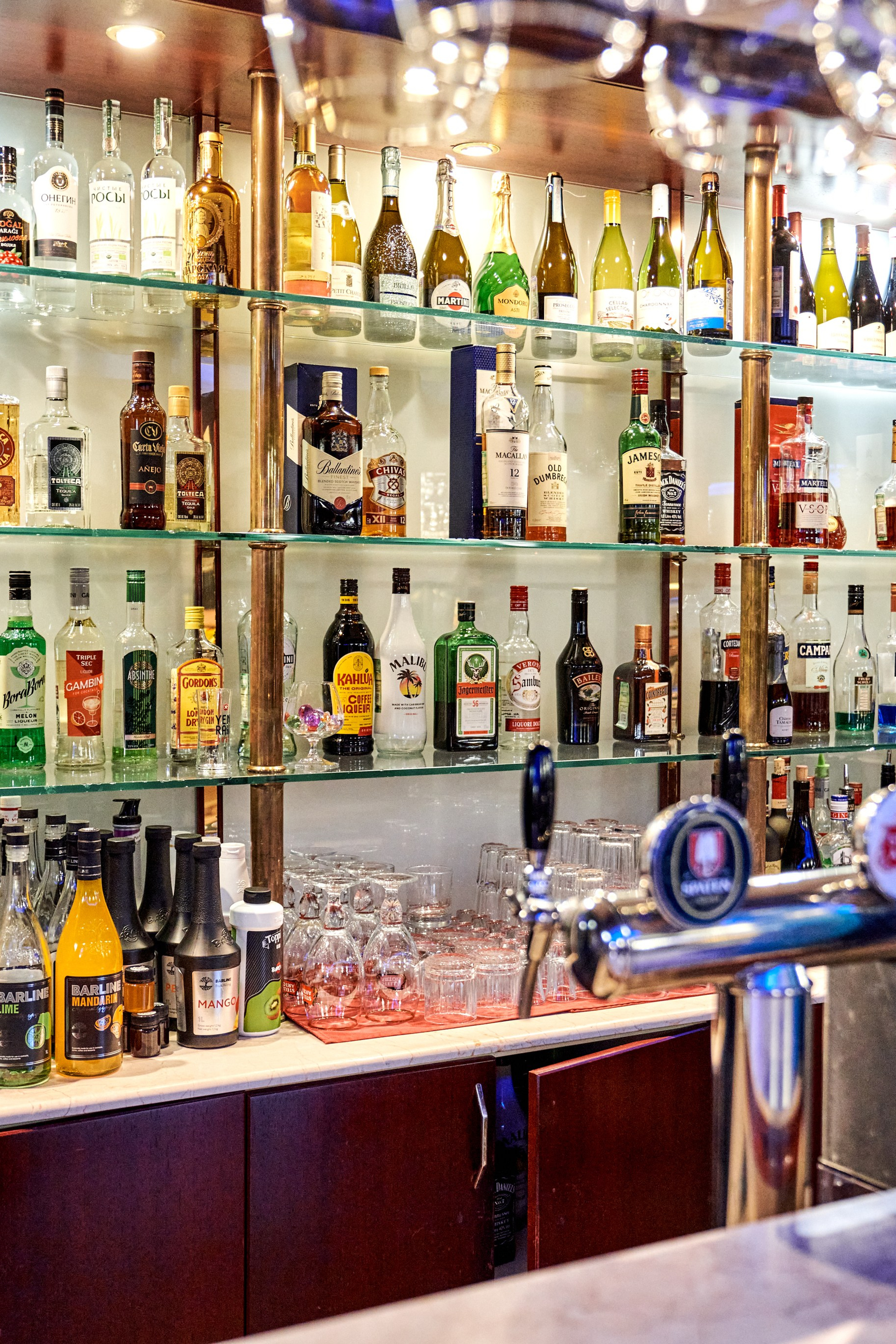 Интерьерная съемка предметы сервировка столов. VISUAL ARTIST/ современное искусство/ фотокартины