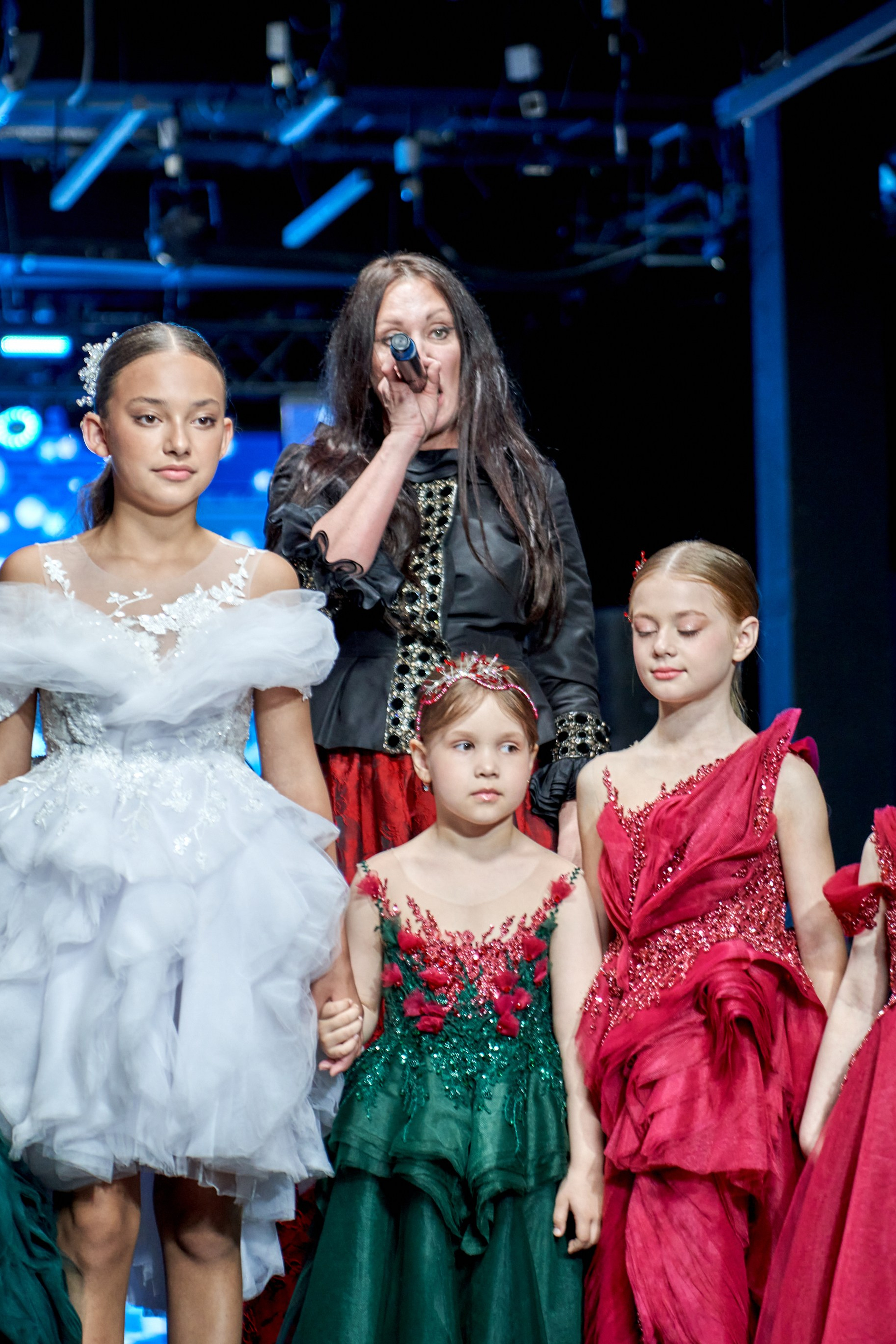 Яровит холл шоу показ мод звезда галактики. VISUAL ARTIST/ современное искусство/ фотокартины