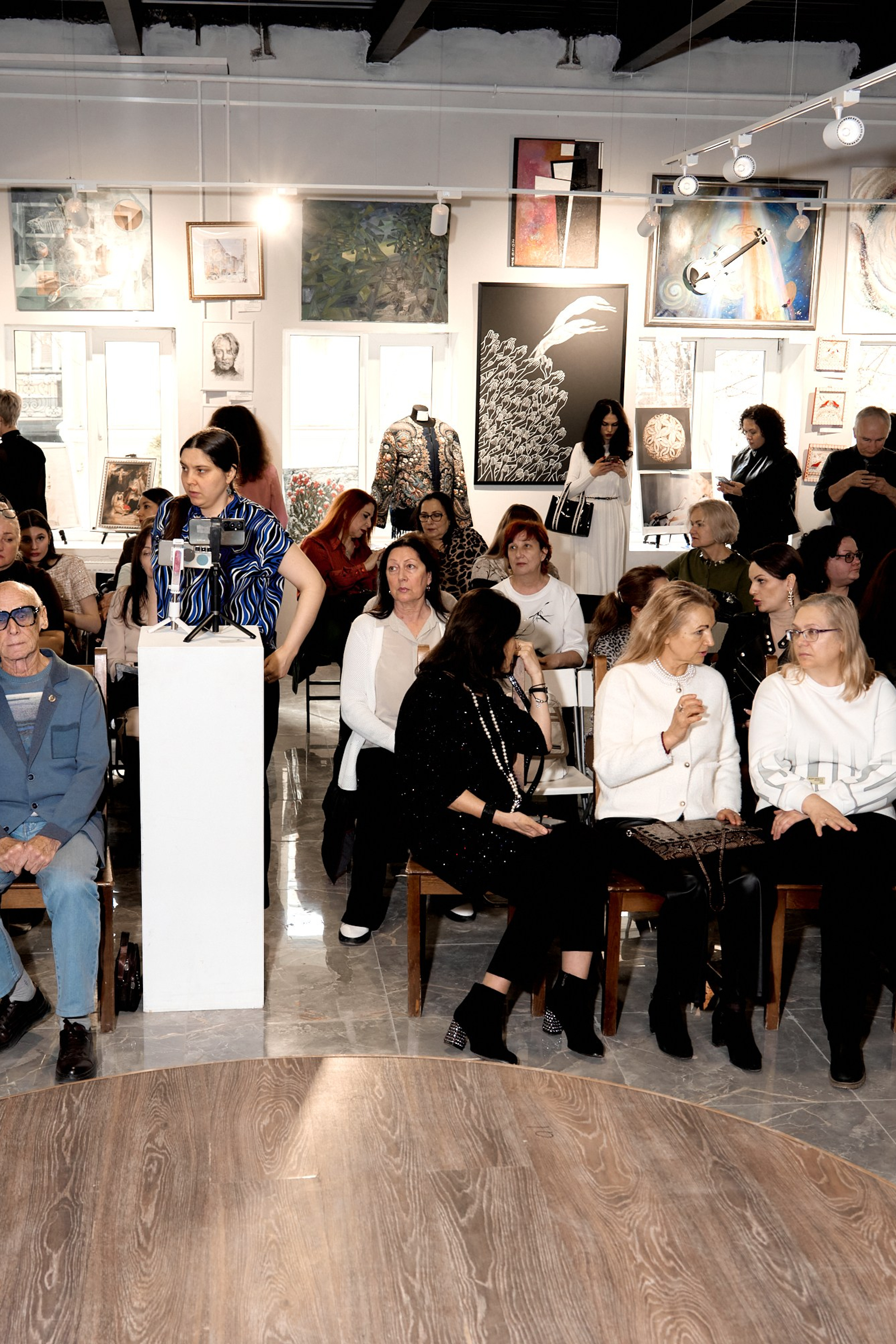 Европейский союз художников, вручение дипломов. VISUAL ARTIST/ современное искусство/ фотокартины