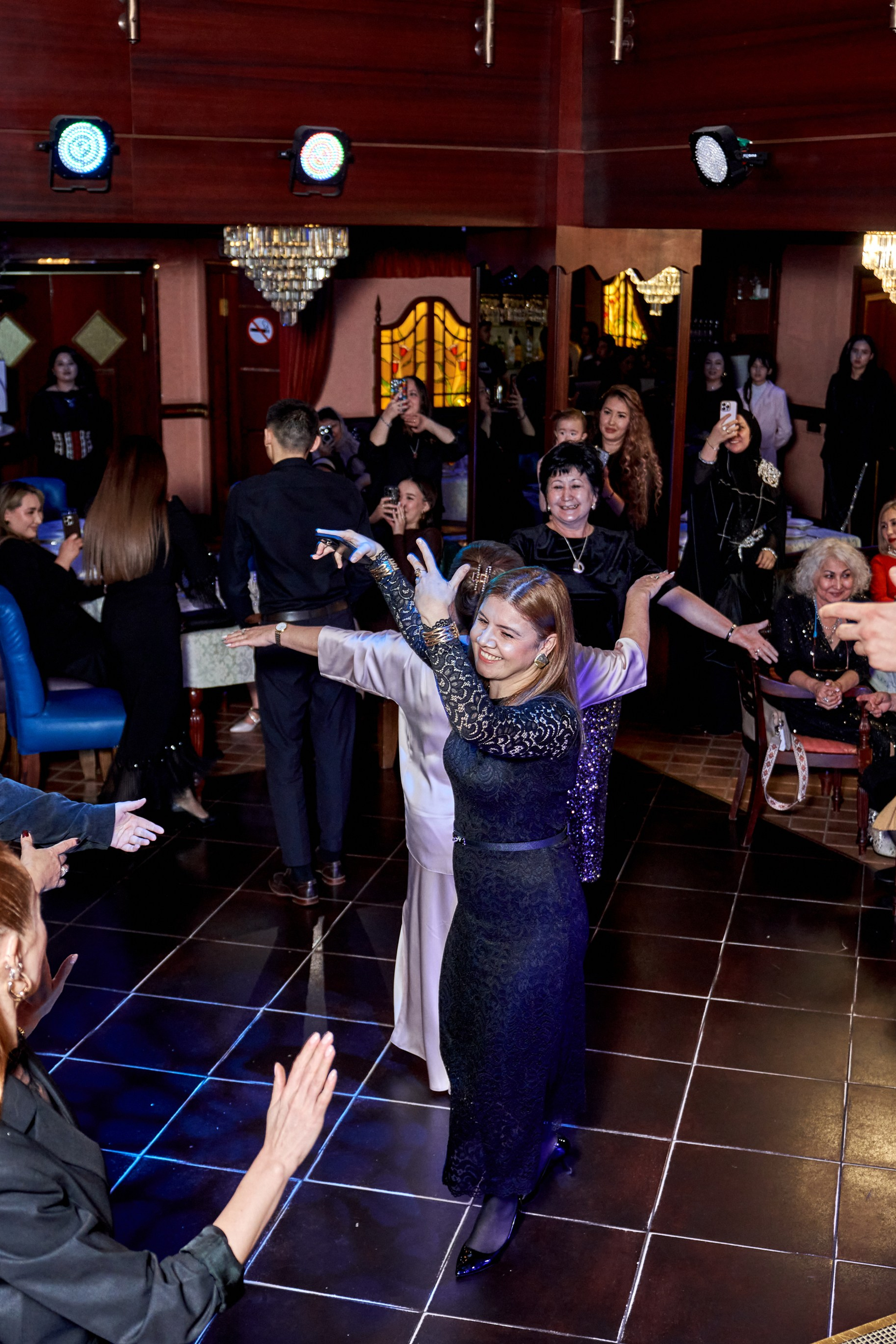 Мероприятие в ресторане роял. VISUAL ARTIST/ современное искусство/ фотокартины