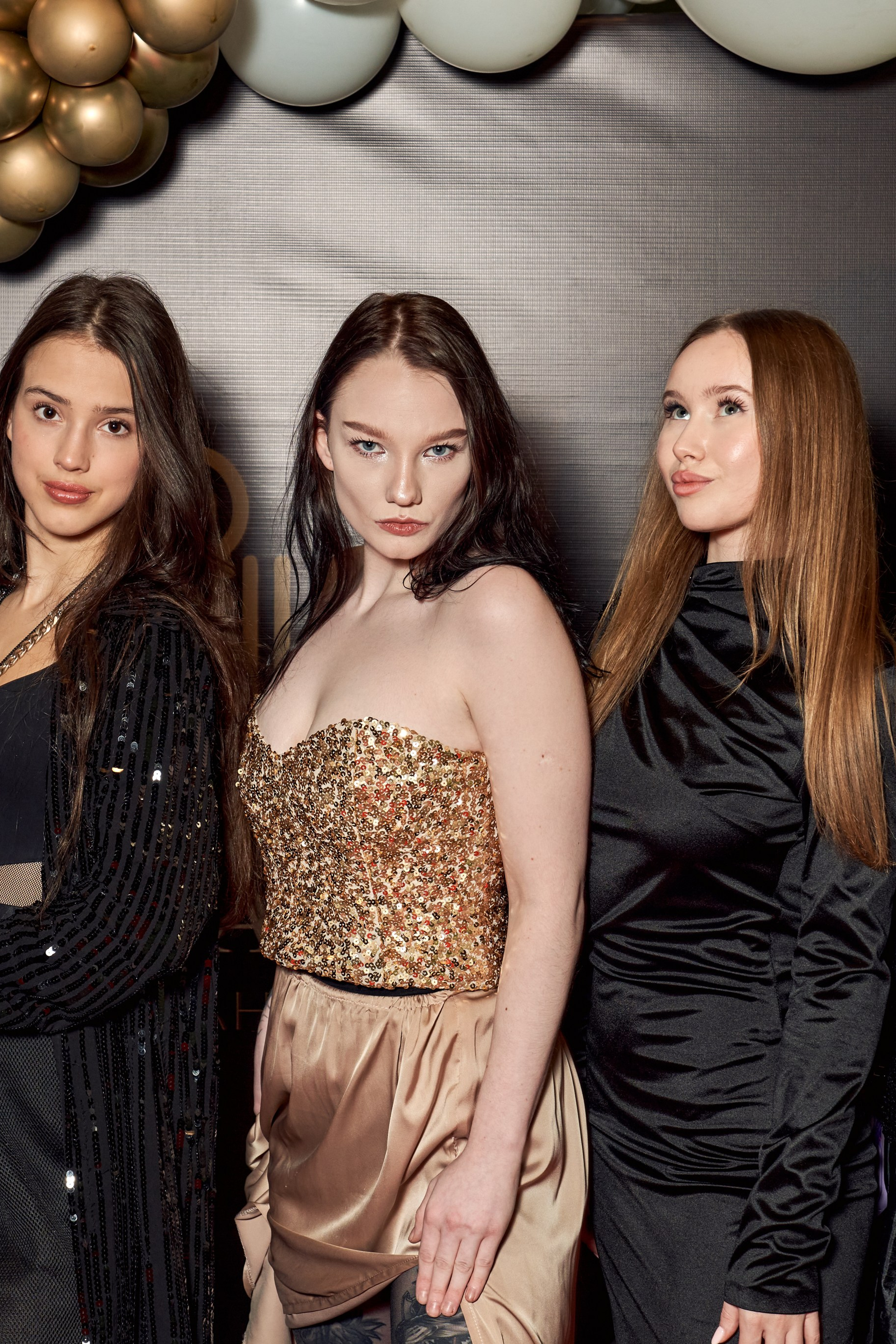 Шоу показ семейная свадебная творческая день рождения квиз мероприятие путешествие знаменитости. VISUAL ARTIST/ современное искусство/ фотокартины