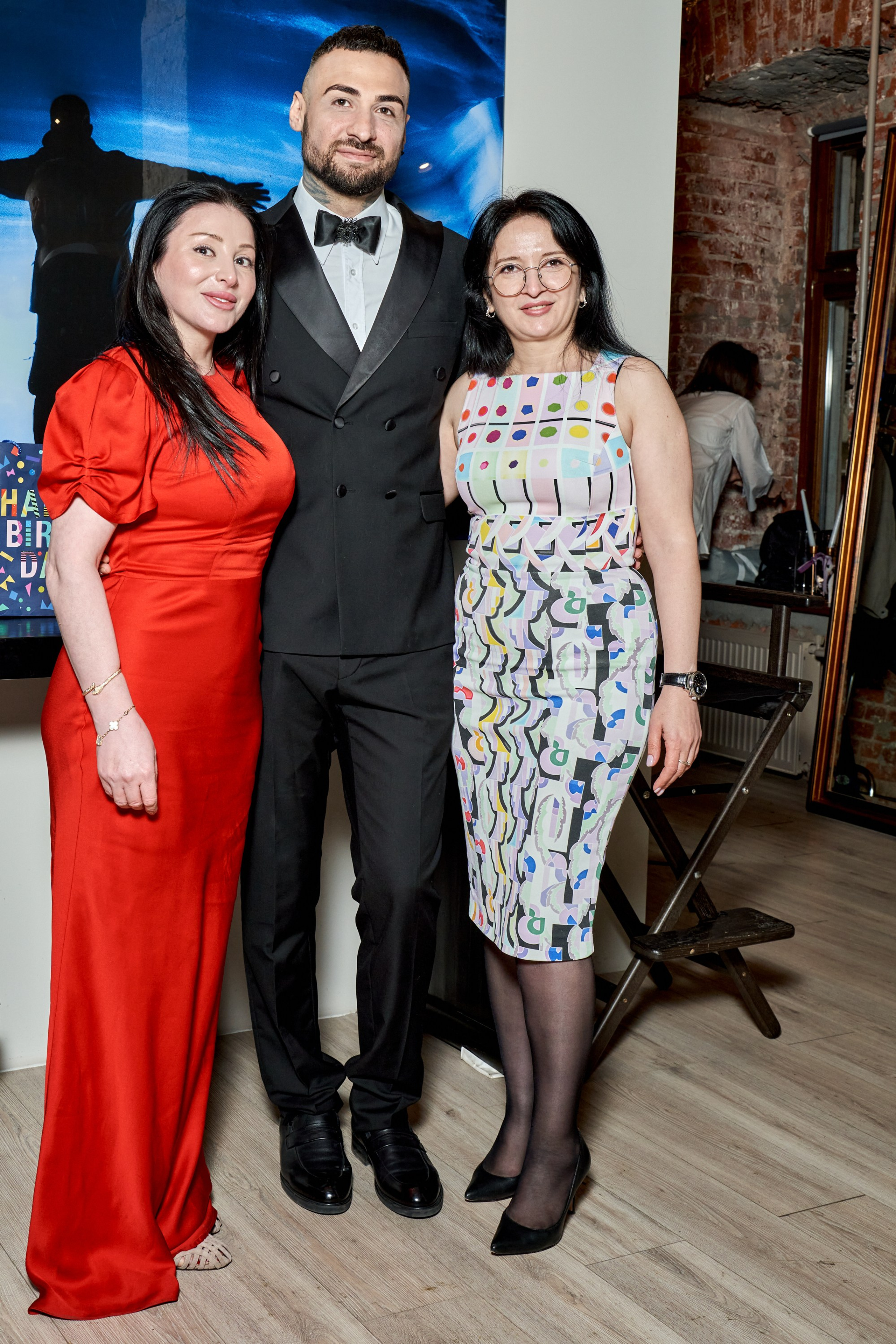 День рождения продюсера арчи и его друзей. VISUAL ARTIST/ современное искусство/ фотокартины