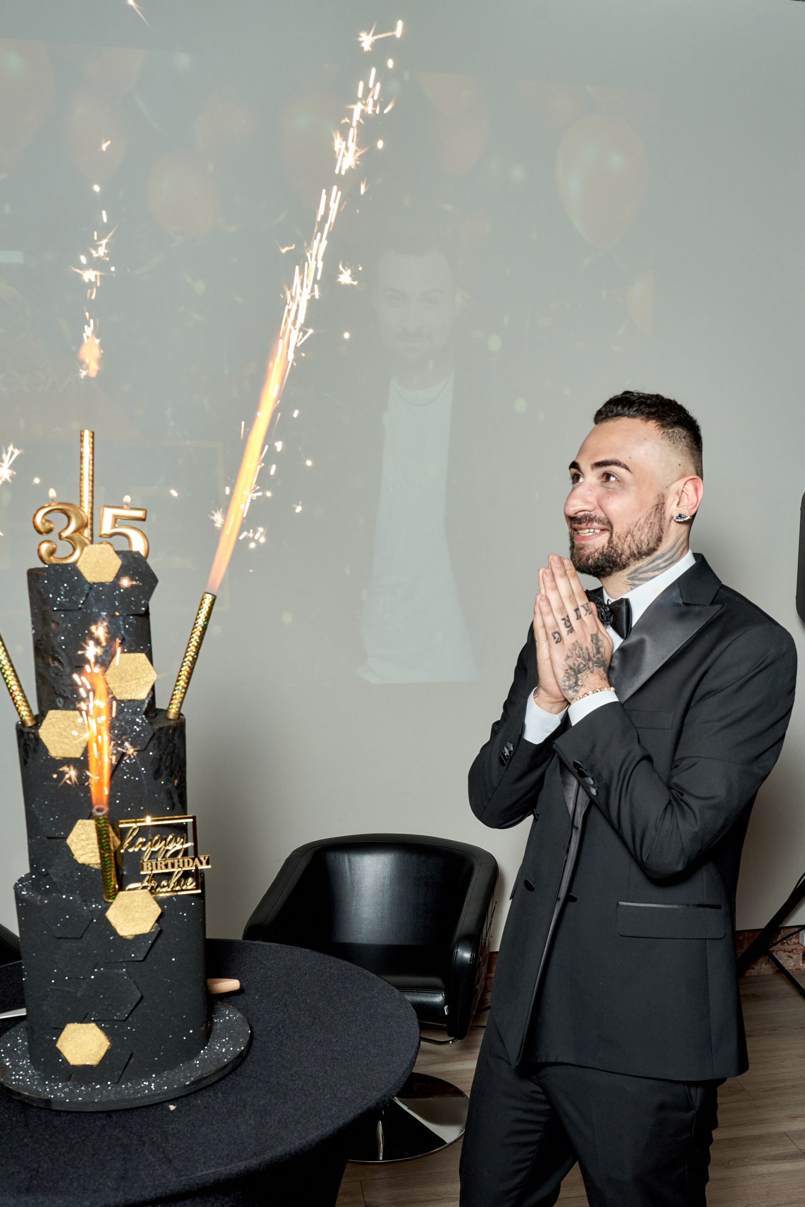 День рождения продюсера арчи и его друзей. VISUAL ARTIST/ современное искусство/ фотокартины