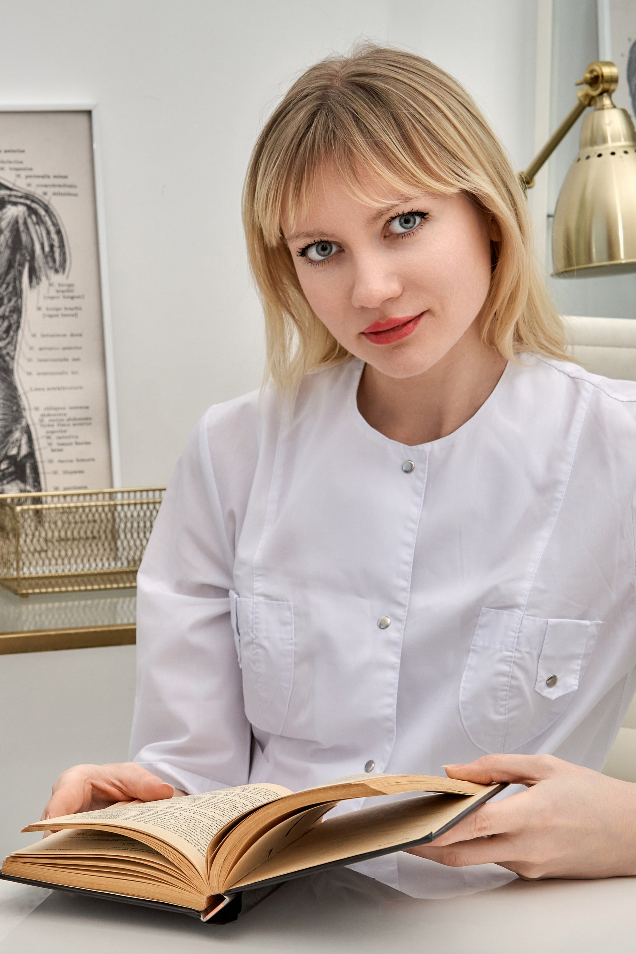 Деловой портрет стоматолога зубы ренген. VISUAL ARTIST/ современное искусство/ фотокартины