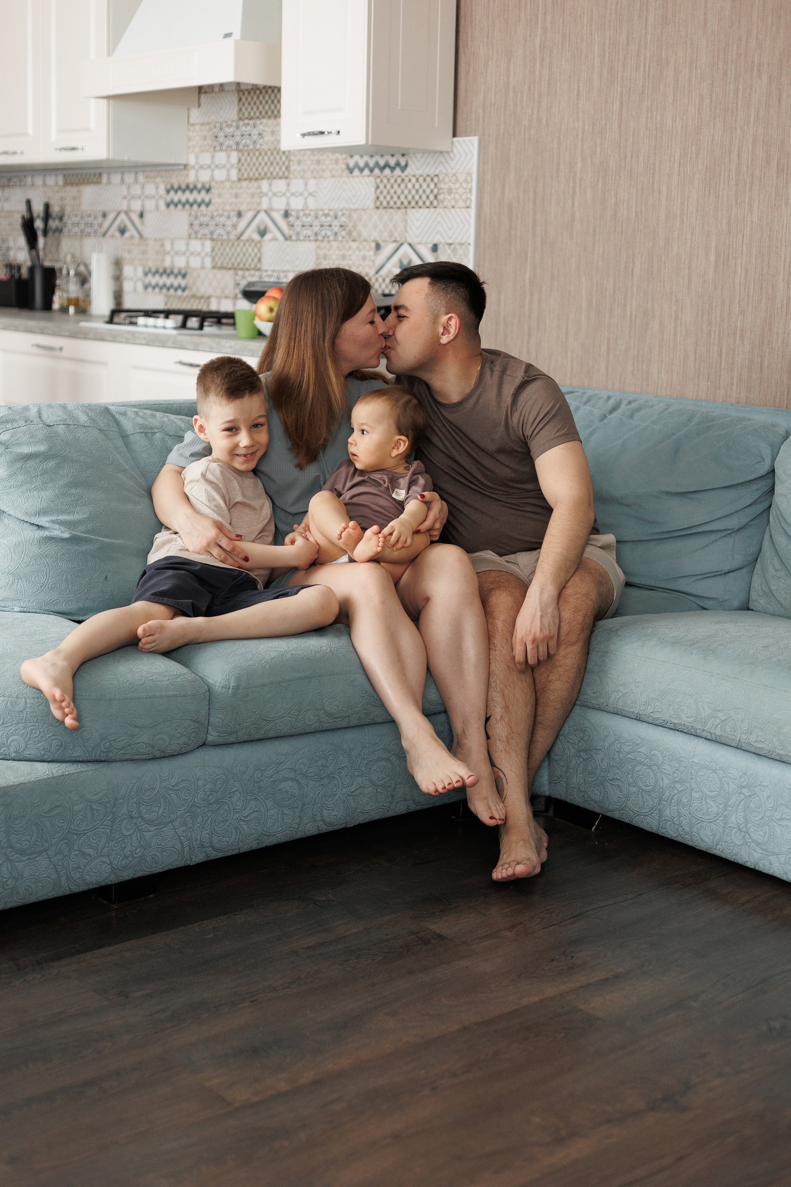 Маша и медведь м медвежатами