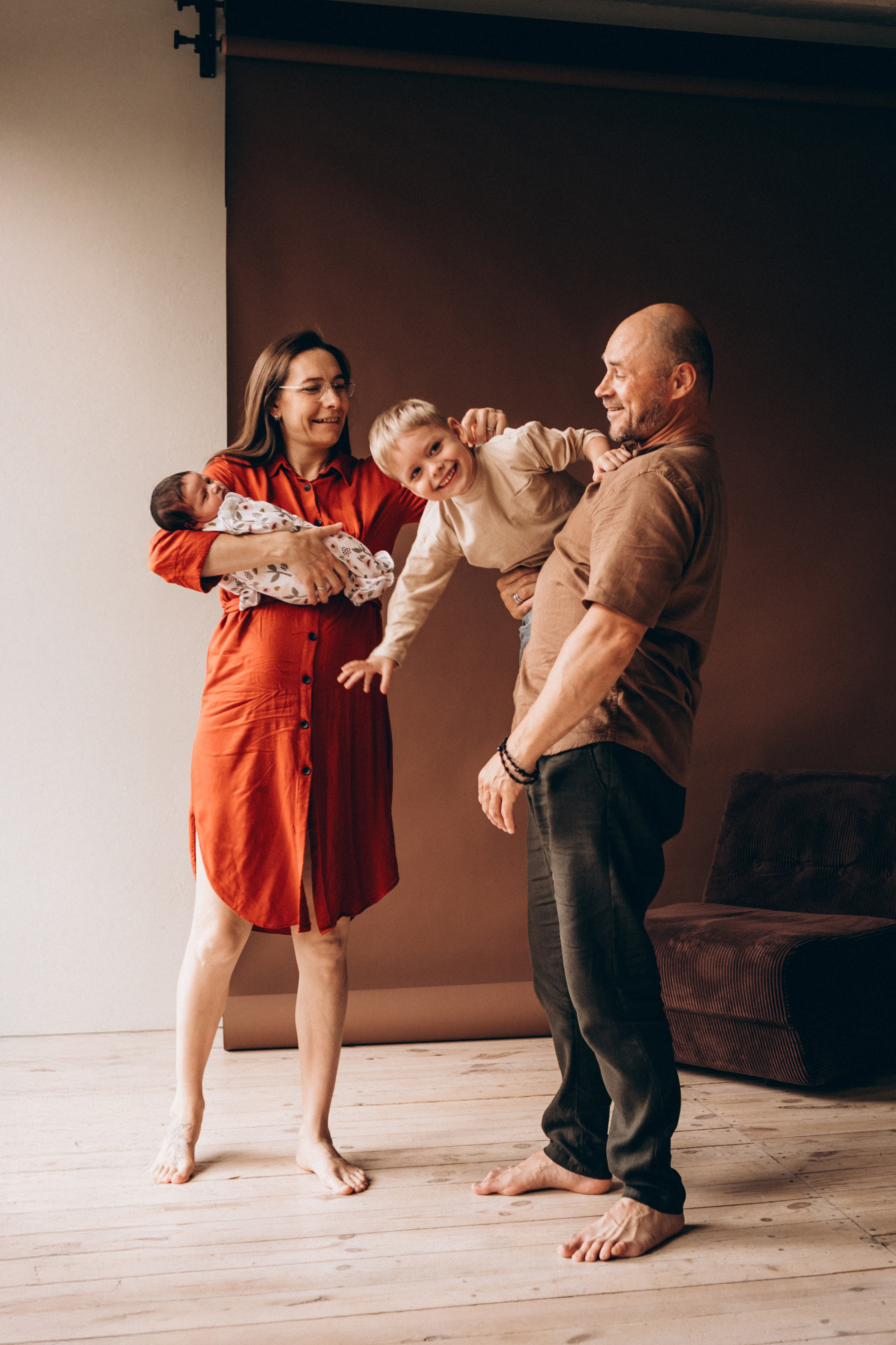 Семейная фотосессия в студии Курска 