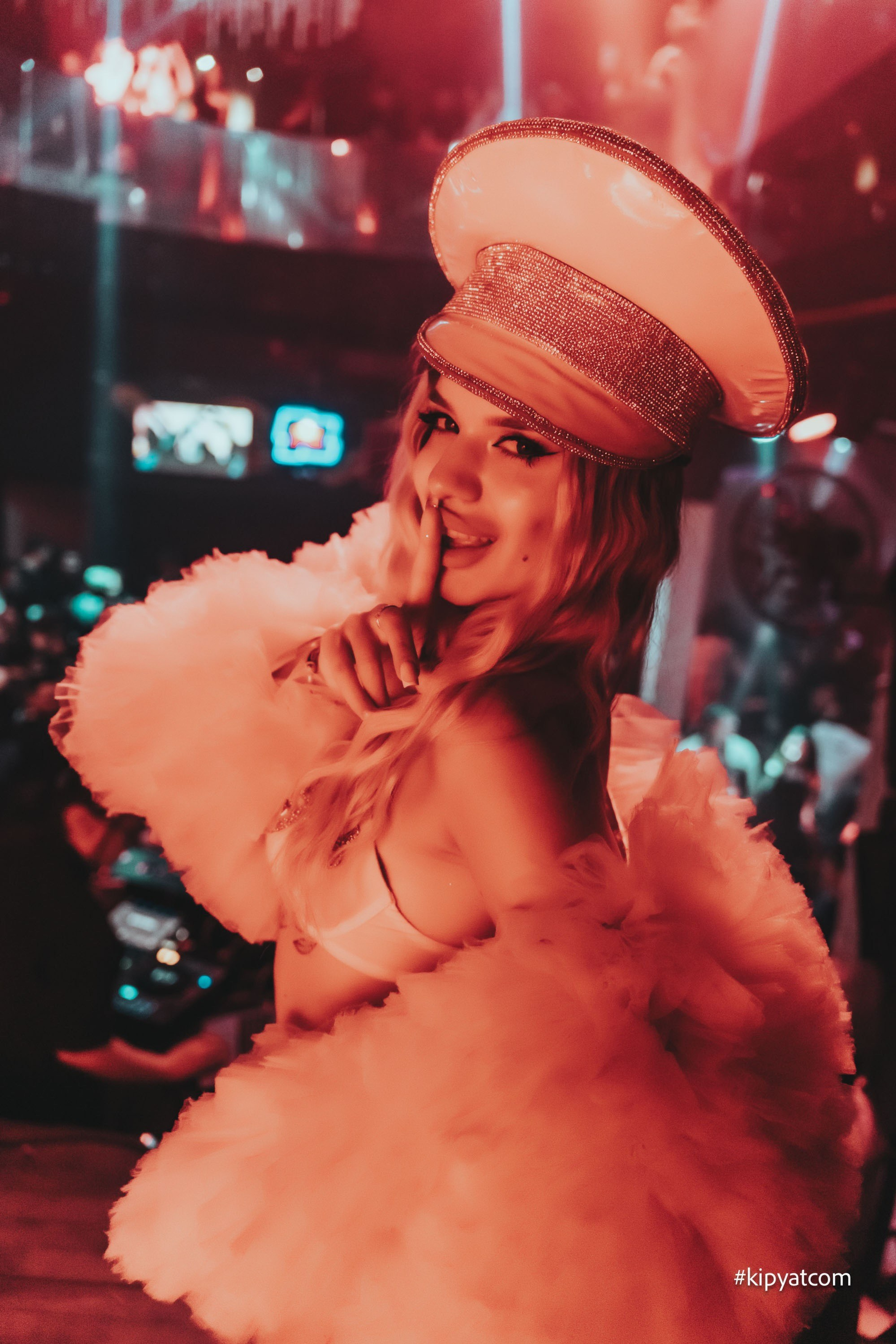 Bagatelle. Астана Кипятком