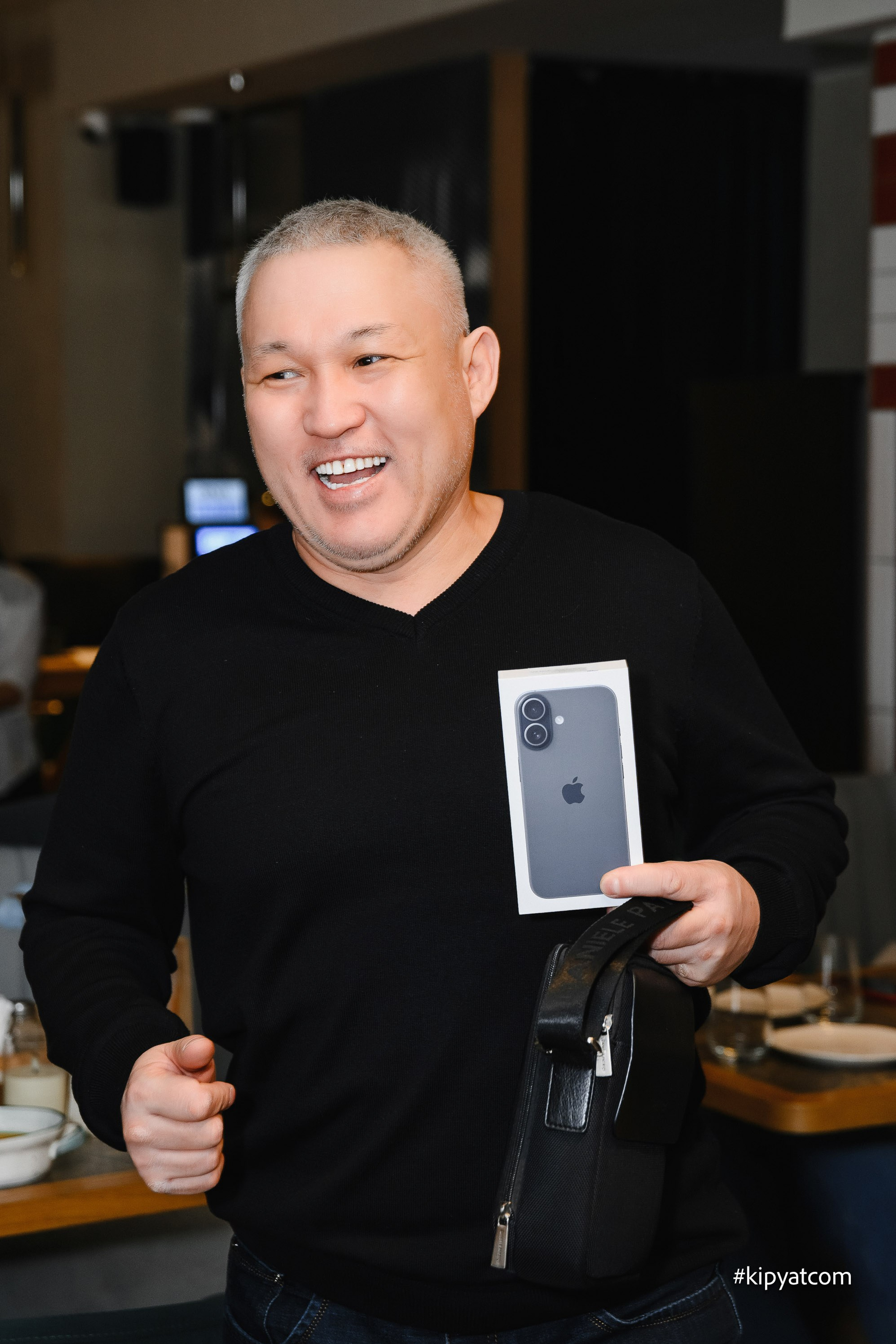 Розыгрыш iPhone 17 ​Кабанбай батыр проспект 19/1. Астана Кипятком