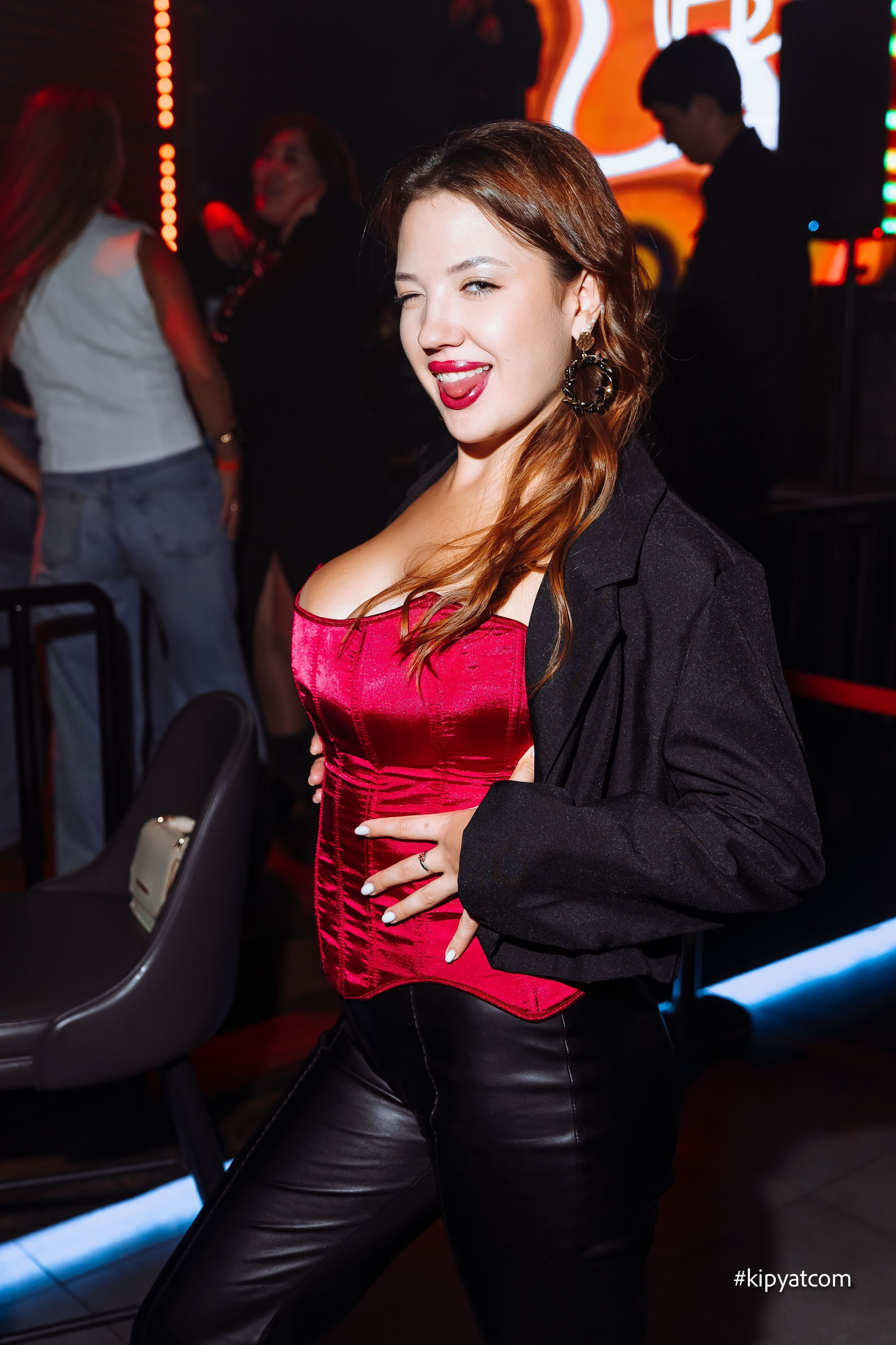 Поиск. Астана Кипятком