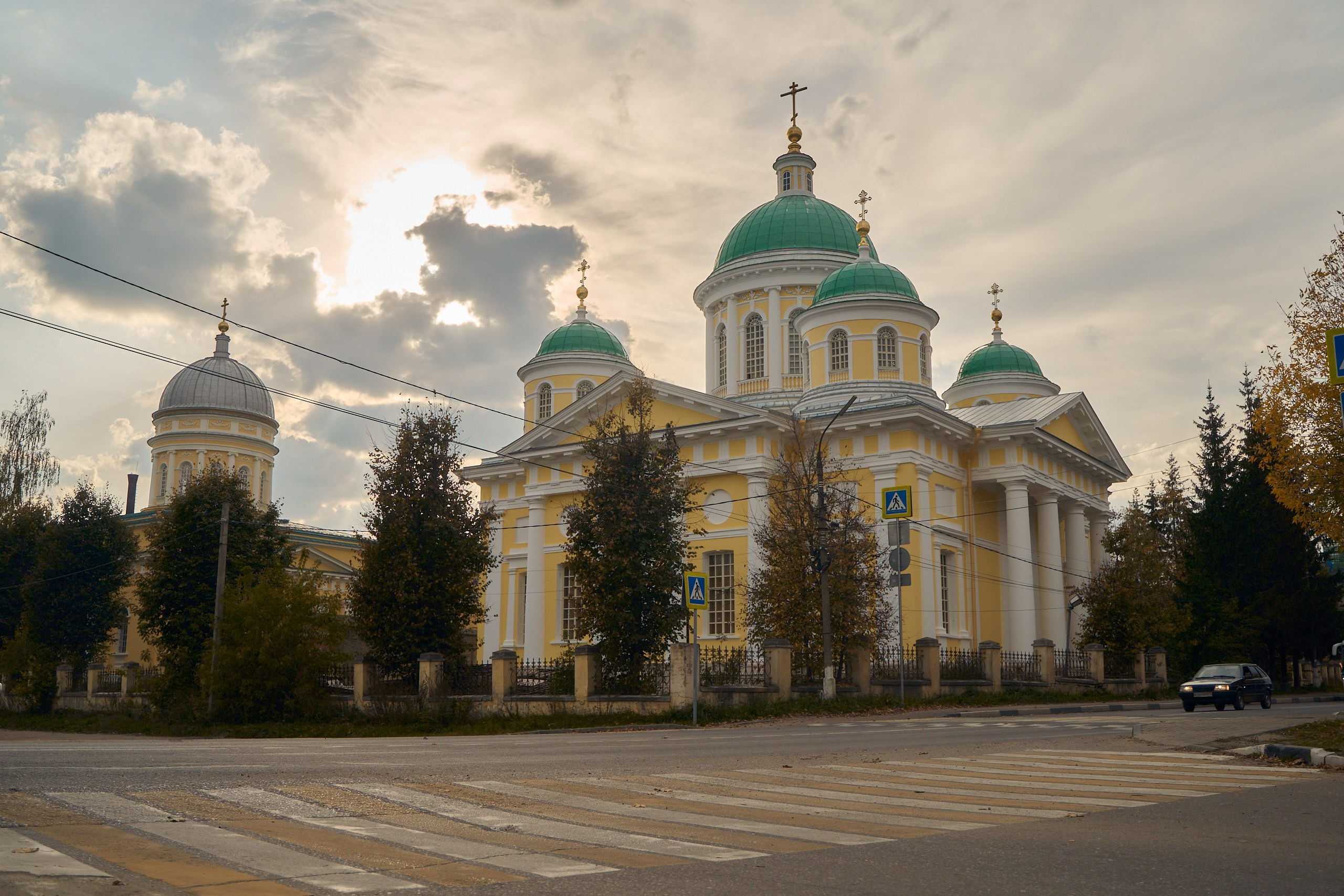 Памятник архитектору Н. А. Львову