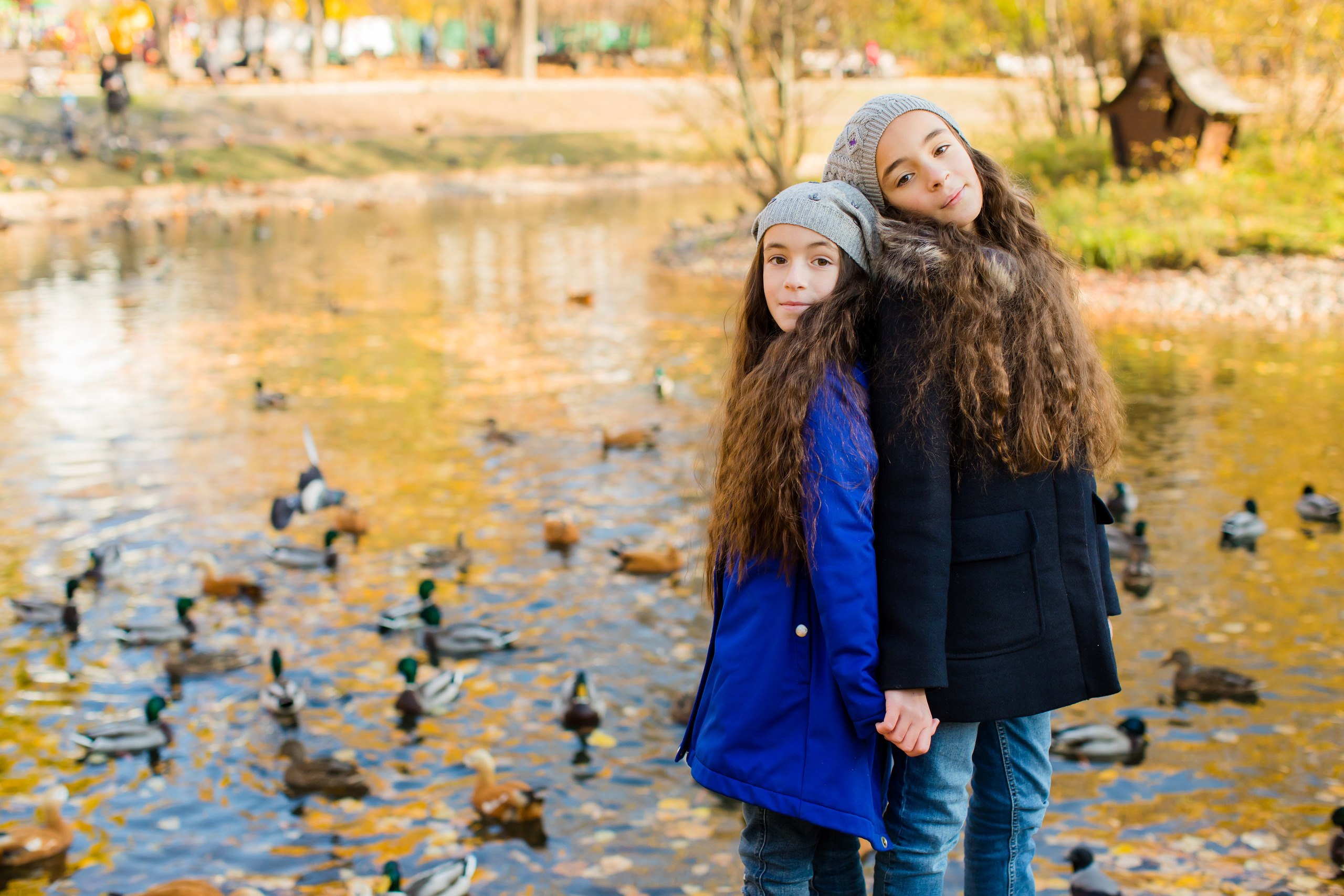 Резо, Теона, Бель, Рахель, Аарон, Адель