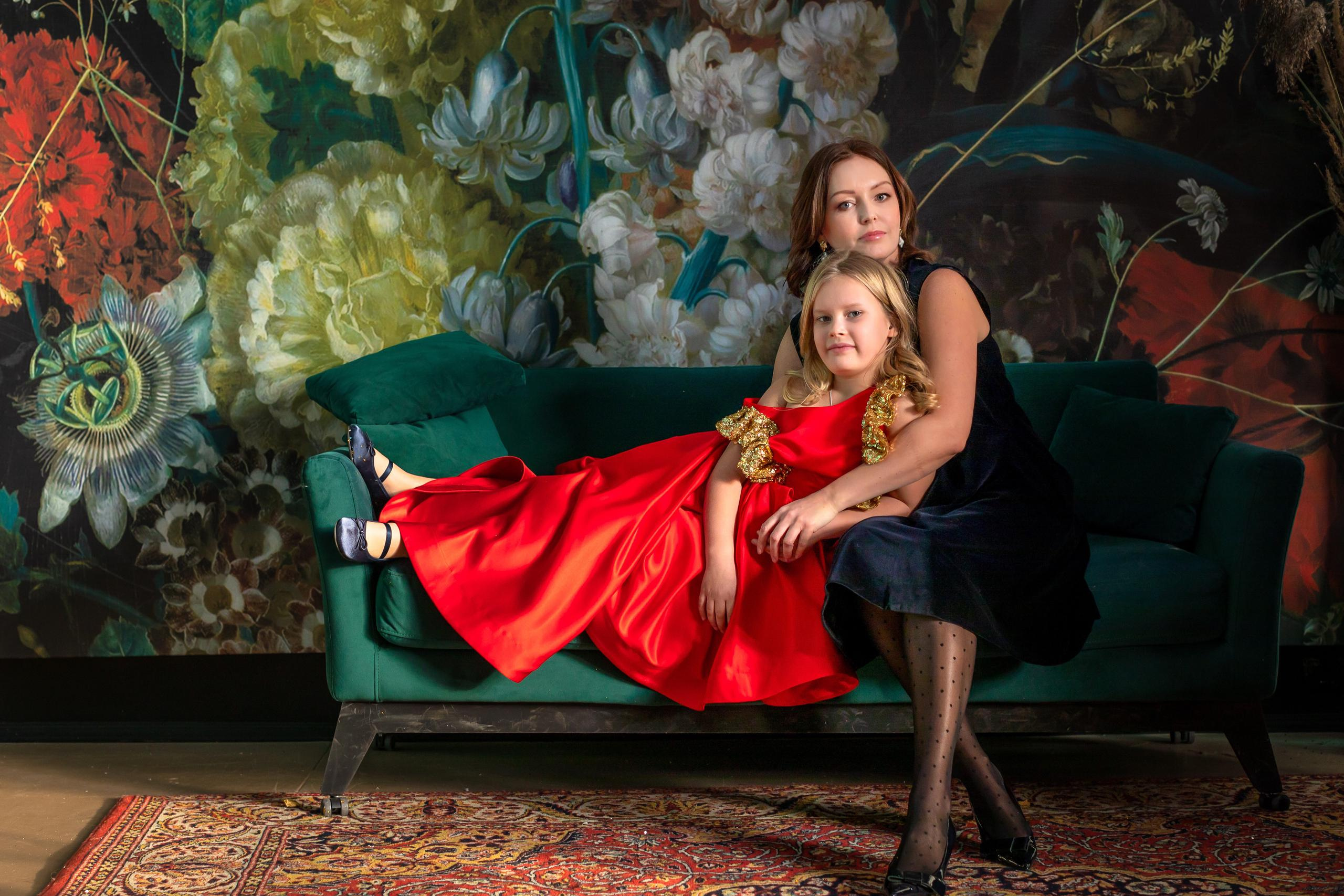 Новый год. Новогодние портреты в тёмной студии