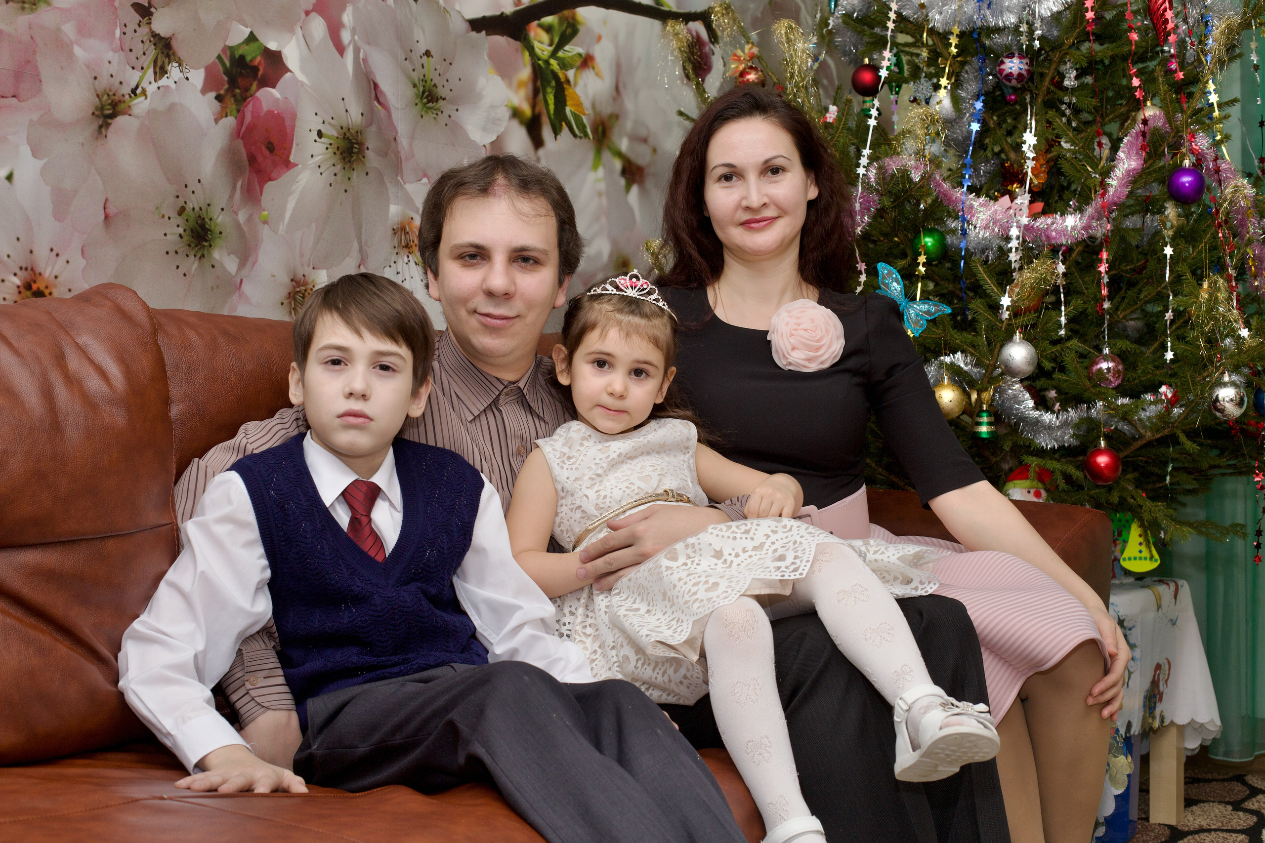 Юля Сергей Настя Олег