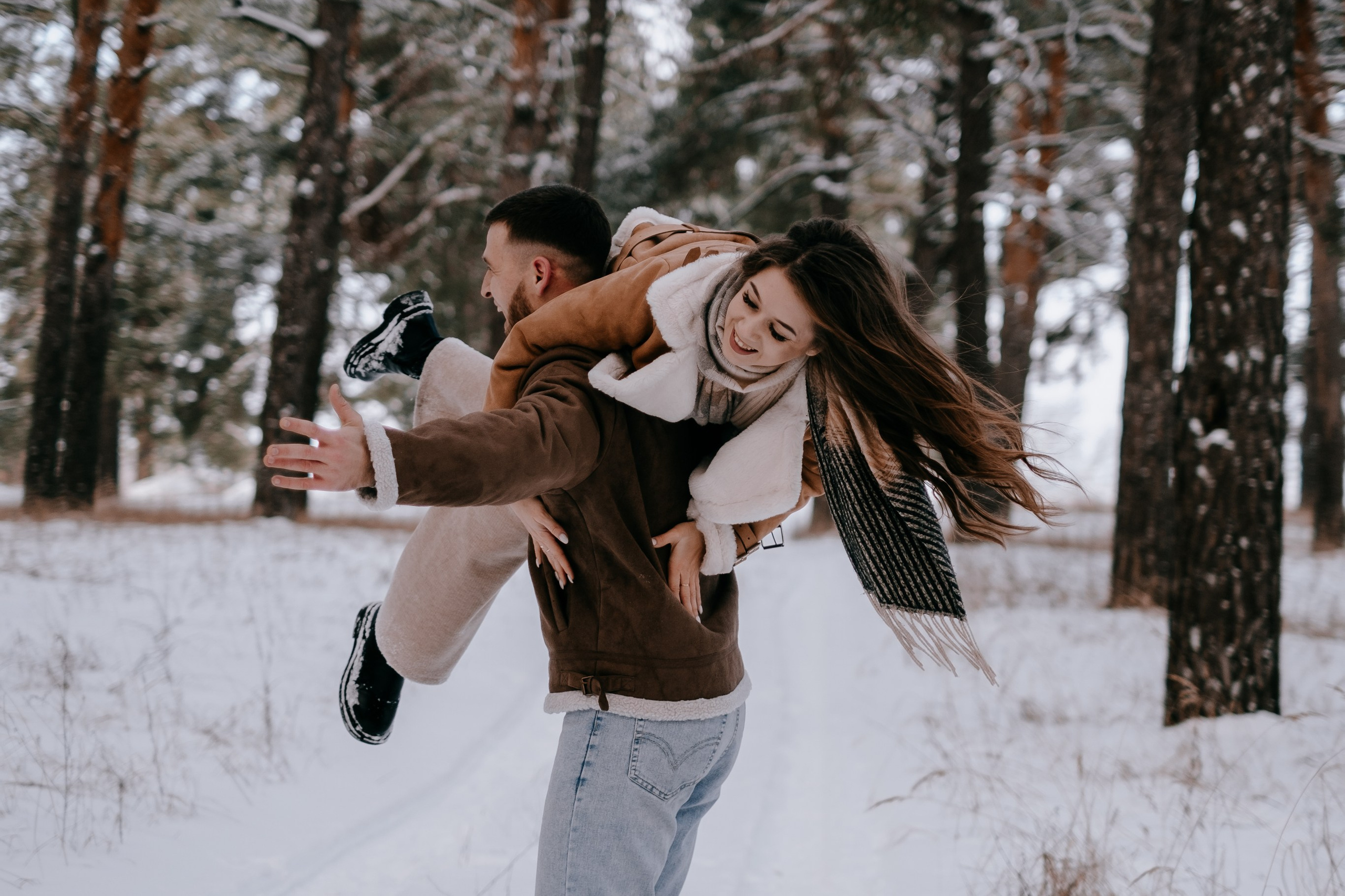 Звенит январская вьюга!