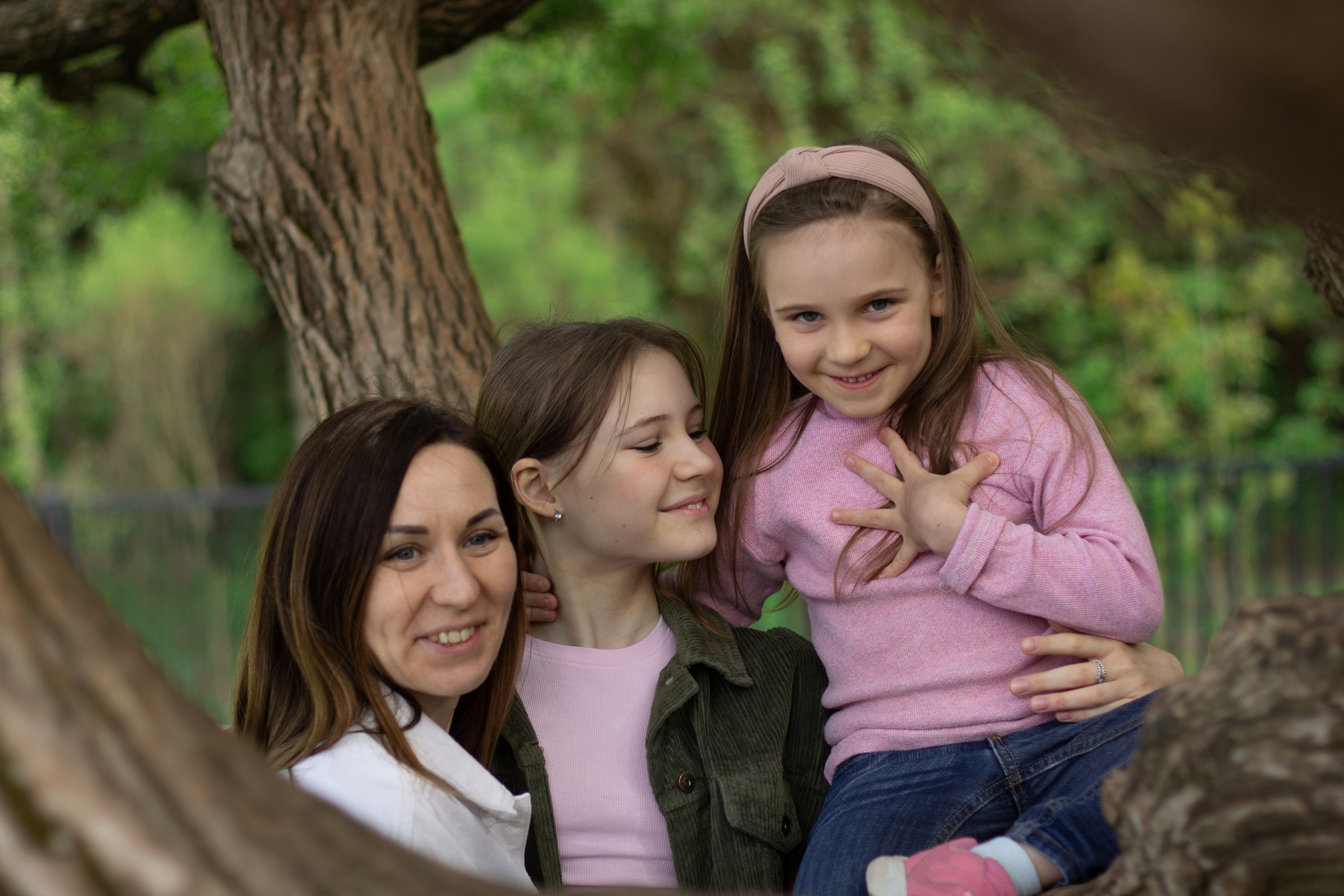 Юля с дочками в Мещерском парке