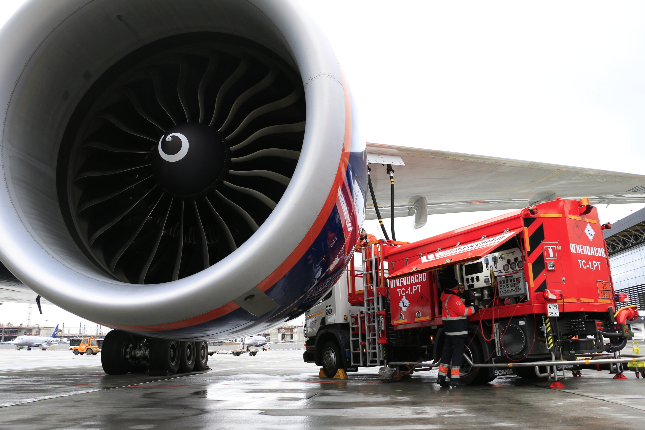 демонстрация нового ТЗК на летном поле аэропорта Шереметьево