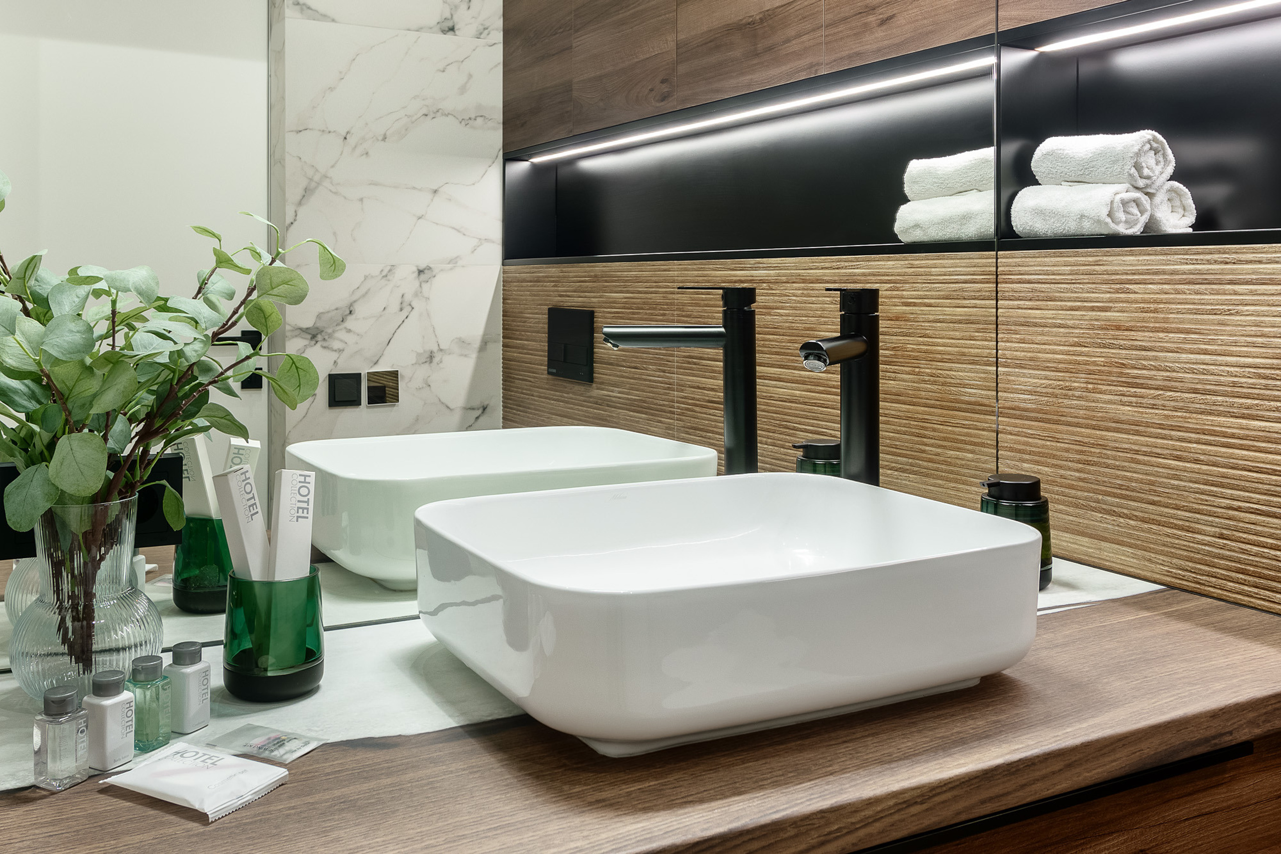 Оформление умывальника в квартире для посуточной аренды