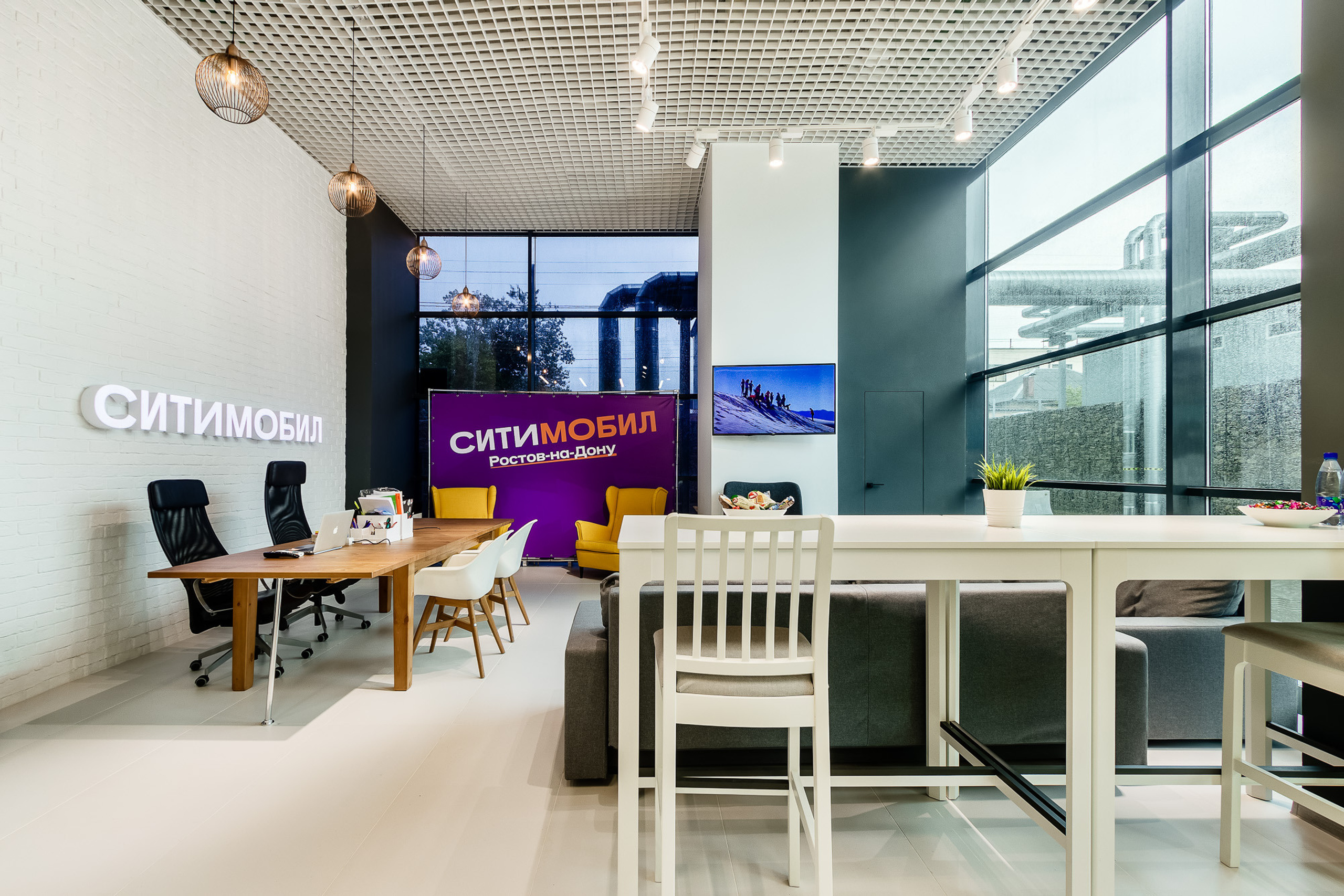 Фотография интерьера коммерческого офиса компании