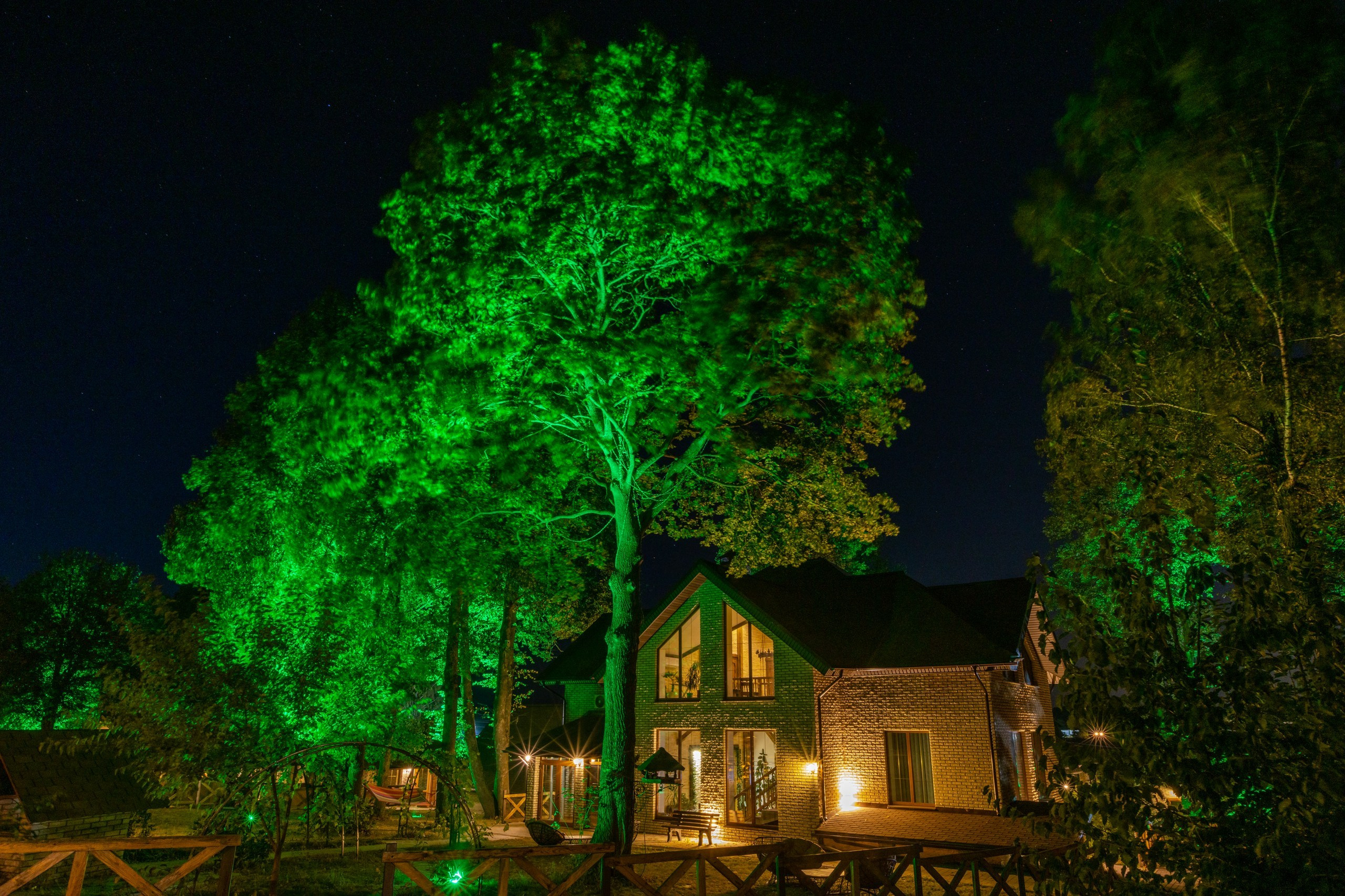 Большая Тросна вечером и новый бассейный комплекс