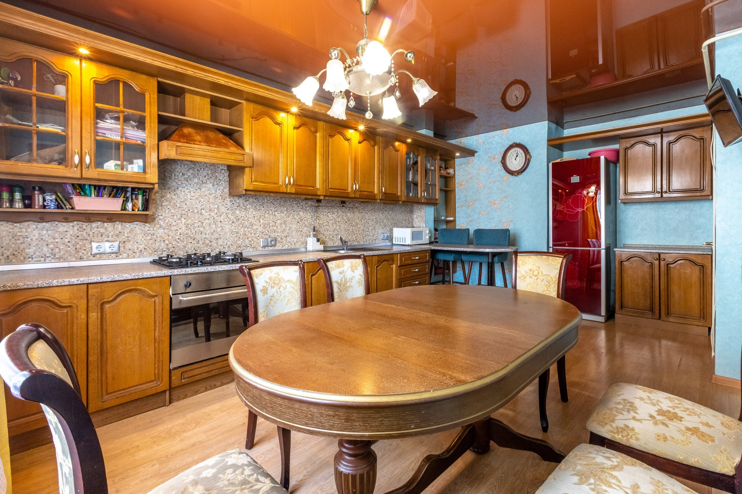 Многокомнатная квартира 105 кв. м.