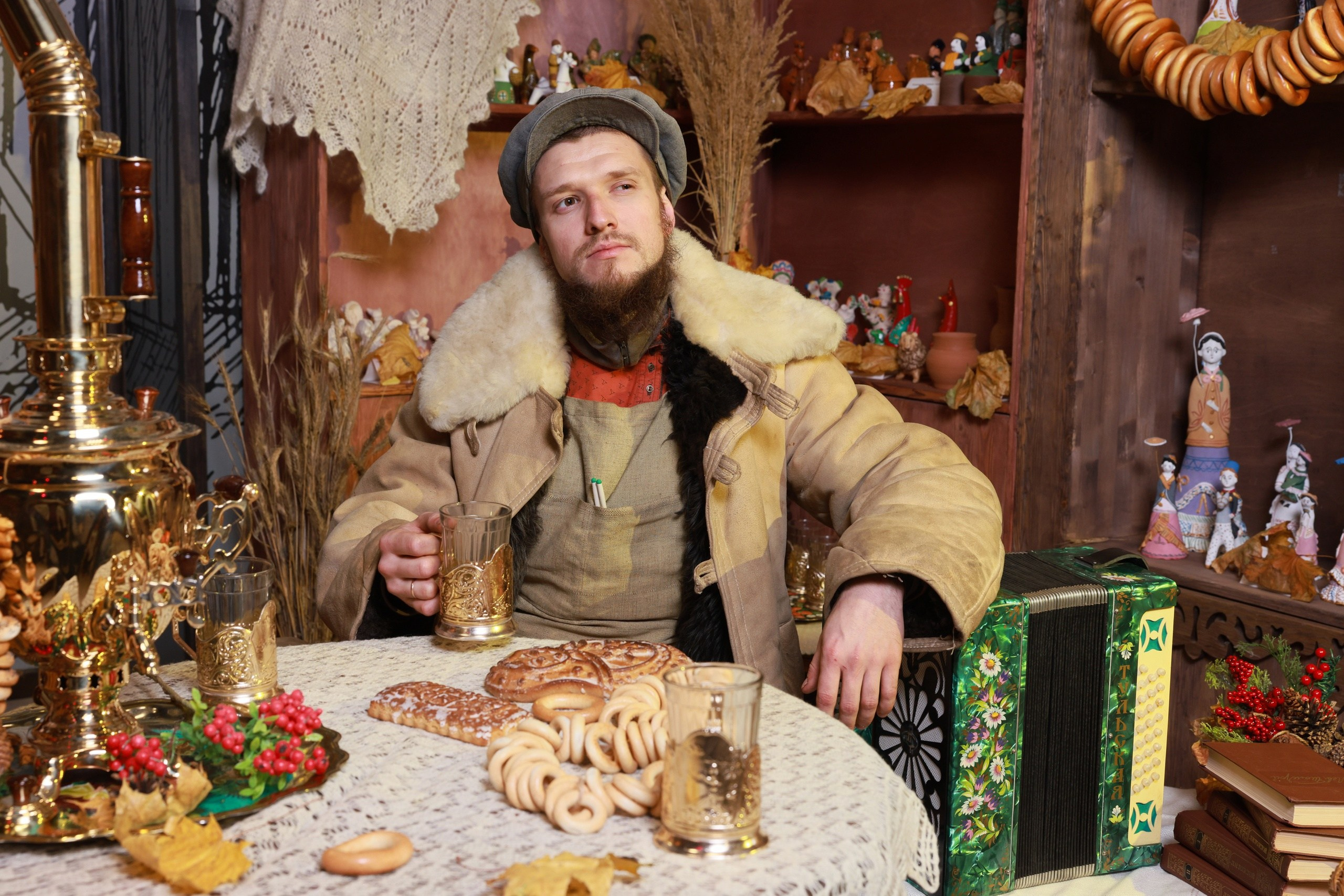 Фотозона в народном стиле с самоваром в «Добродее»