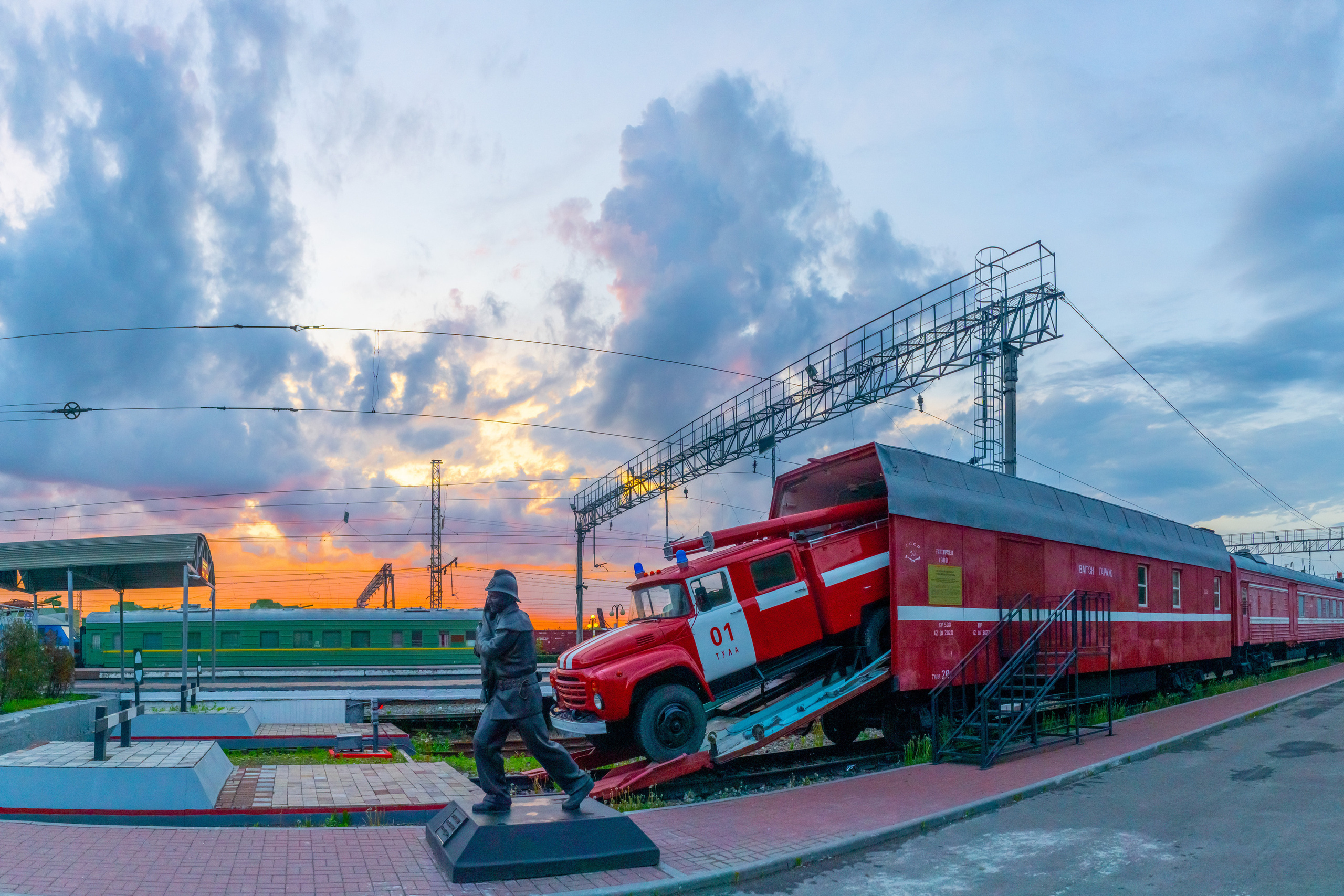 Мемориальный комплекс «Пожарный поезд» с памятником «Героям-огнеборцам»