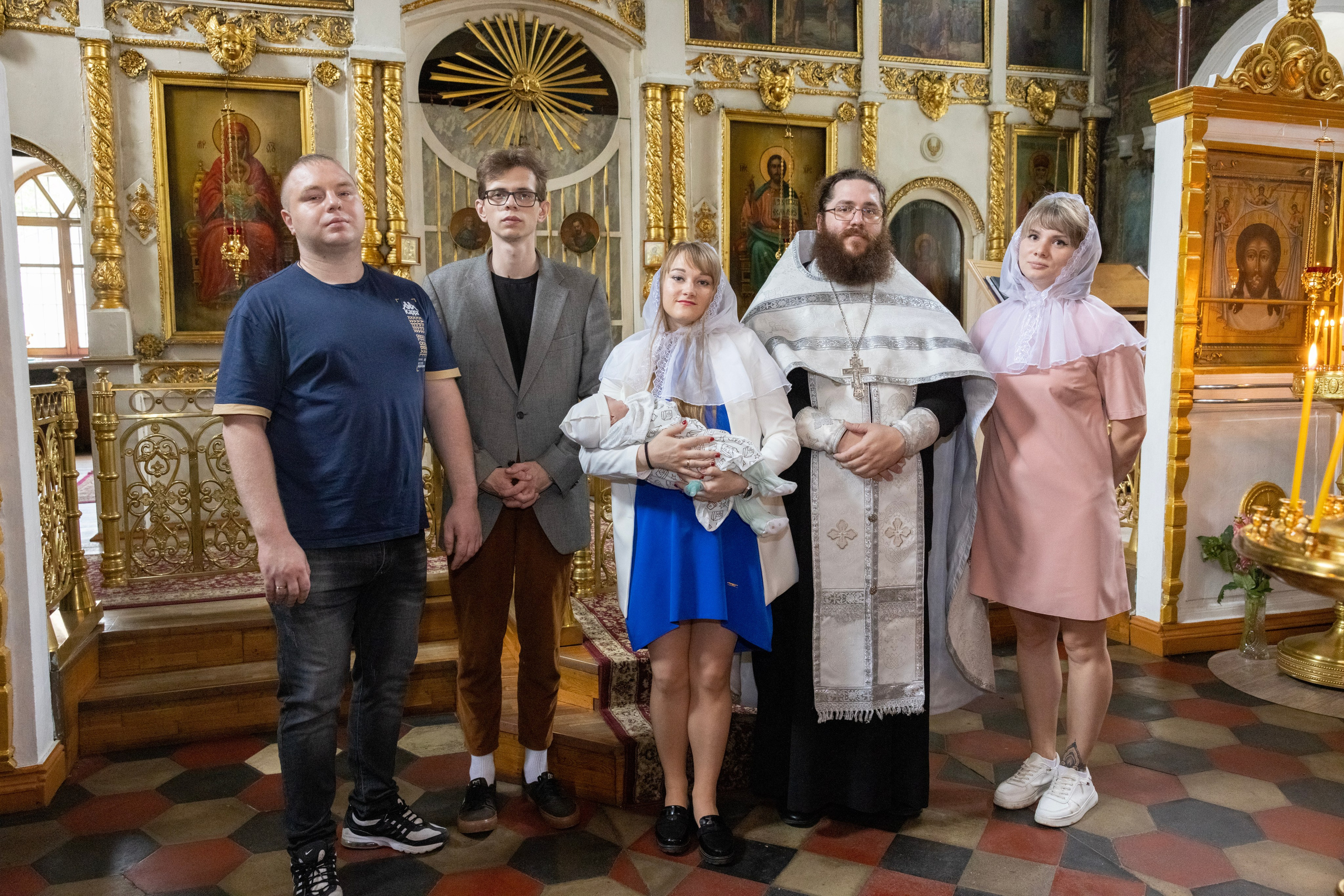 Образец репортажа крещения оригиналы, без искажений, без вспышки, светосильная оптика!