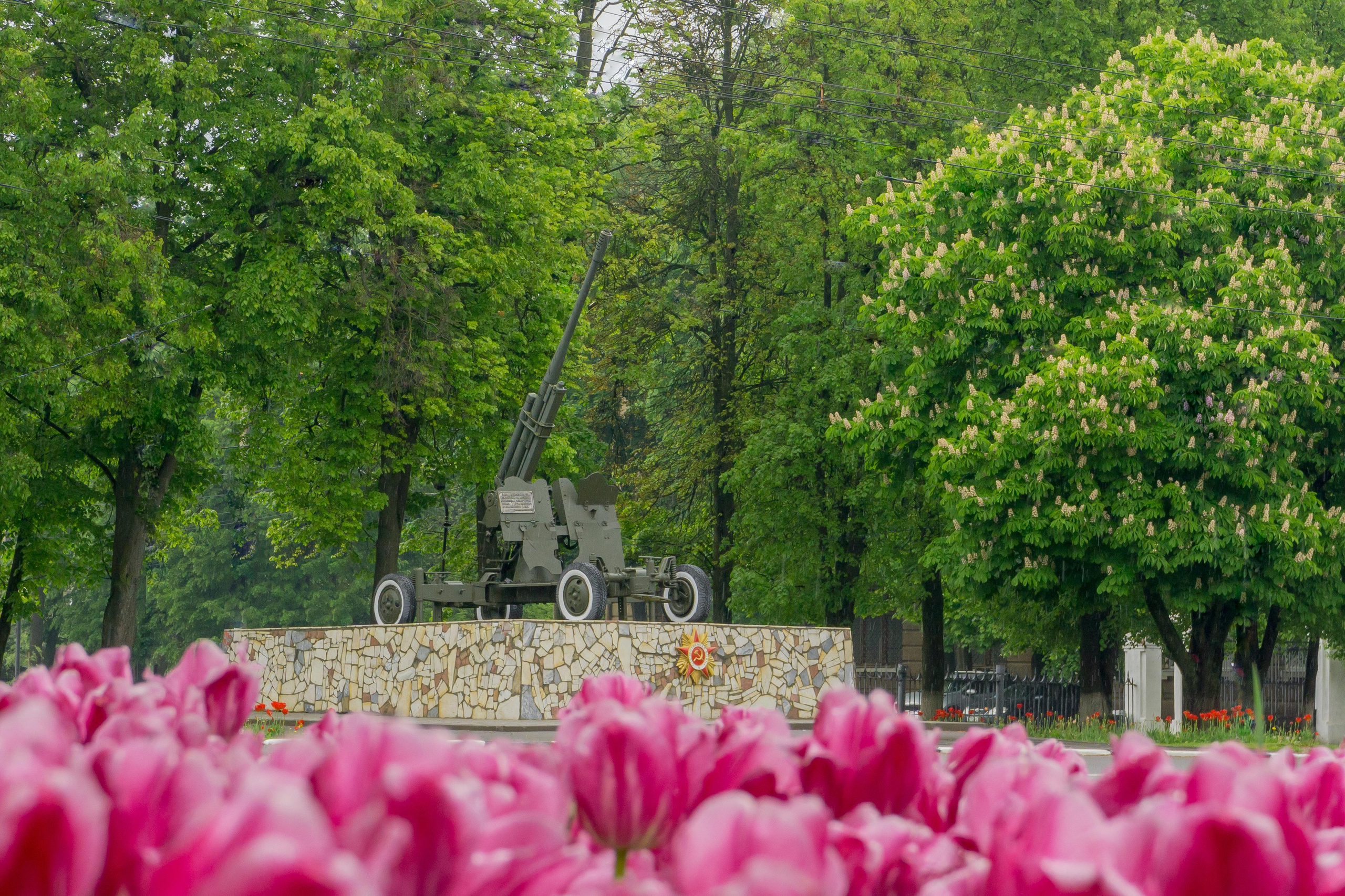 Мемориал — Памятник воинам-зенитчикам в городе Тула