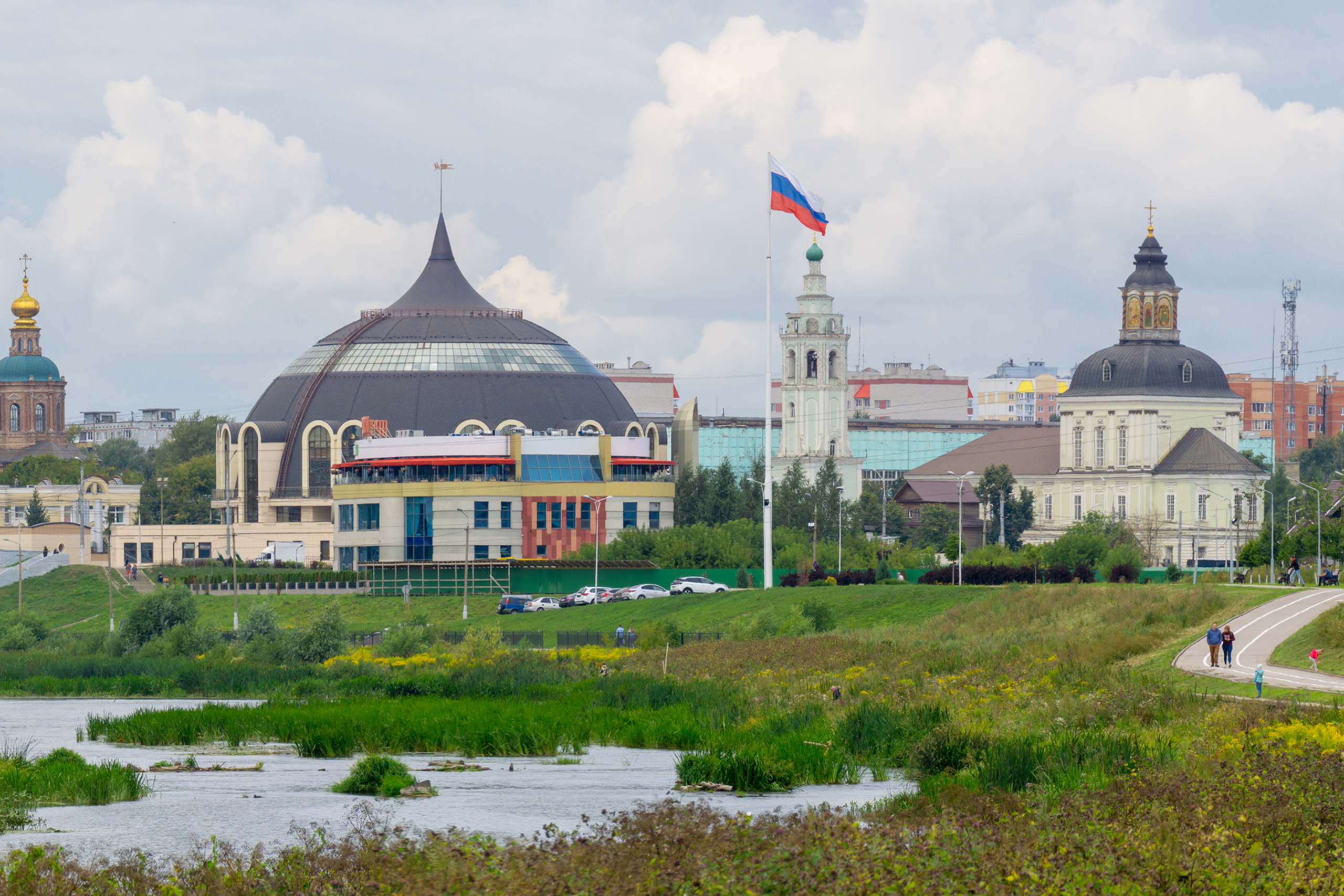 Река Упа набережная в Туле.