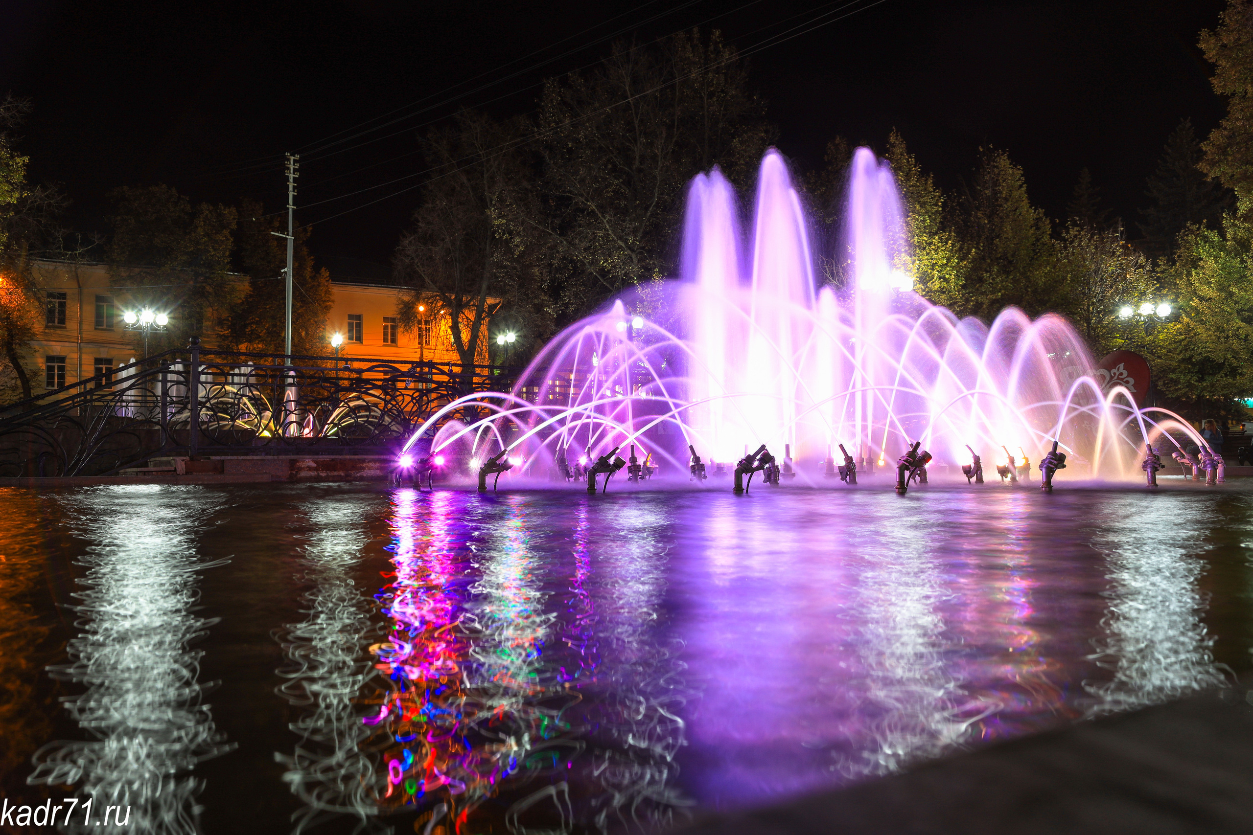 Тульский Драматический Театр, Аллея фонтанов.