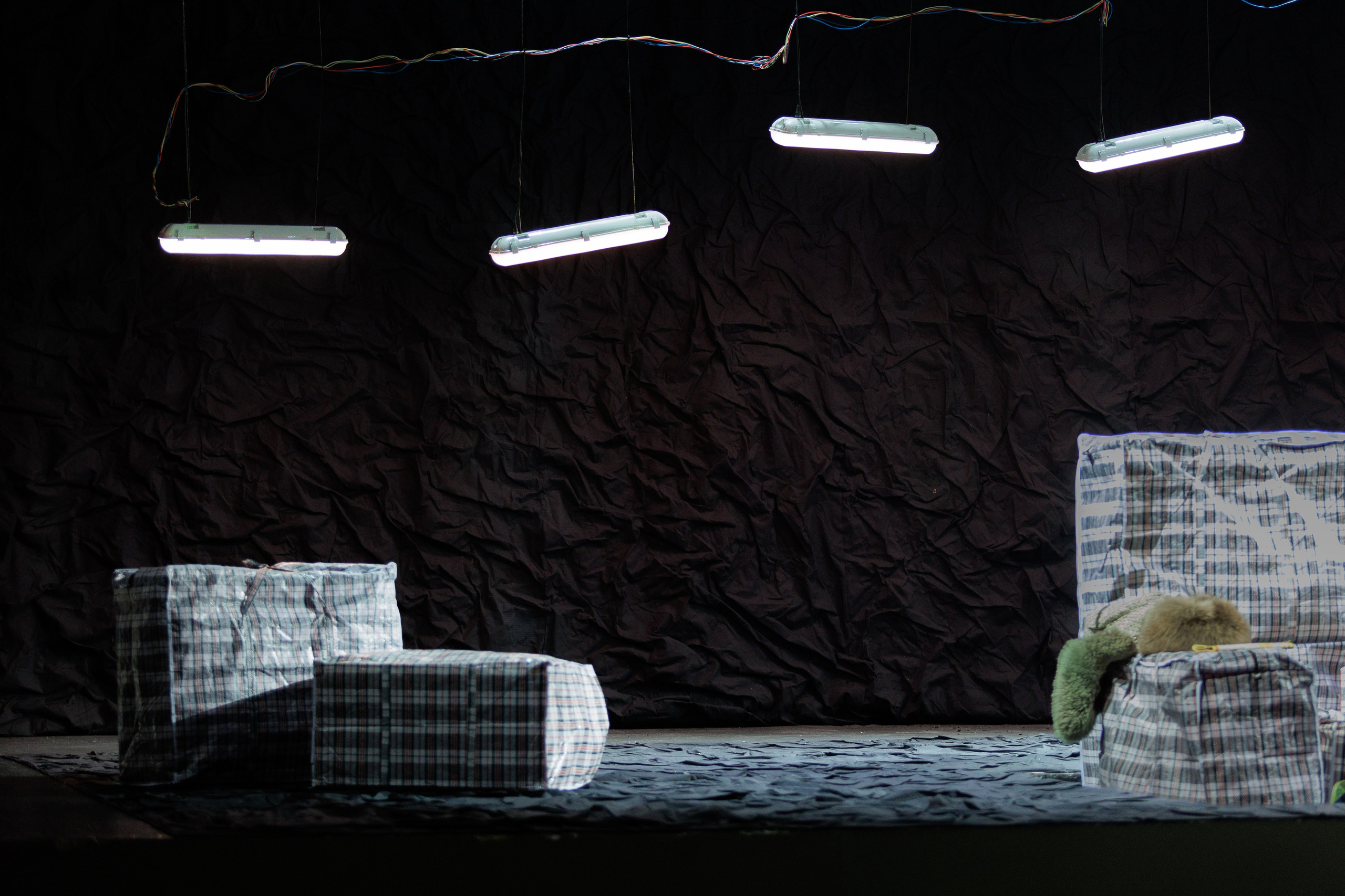 Декорации для спектакля «Полярная болезнь» | Театр Комиссаржевской. История занавеса. Превращаем идею в технологию