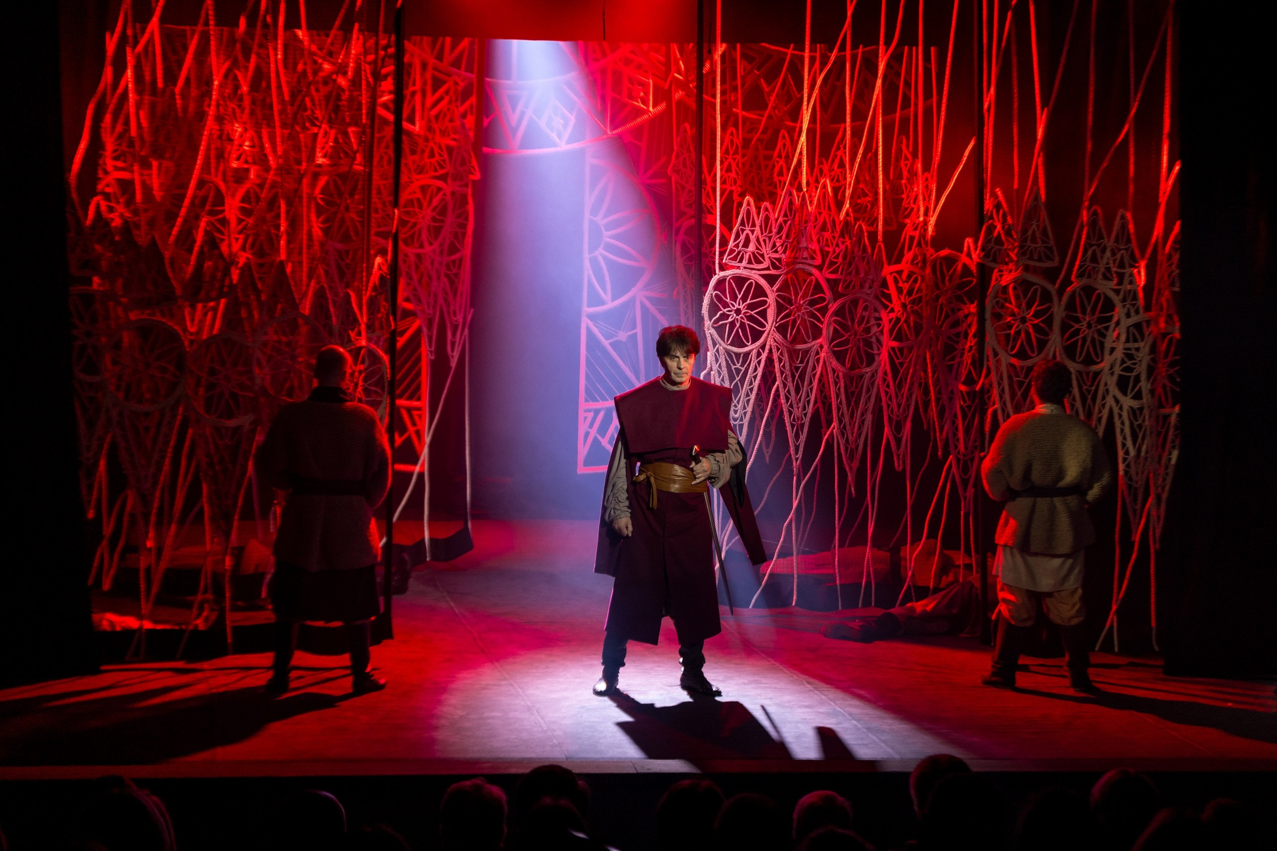 Изготовление мягких декораций для театра под ключ | Проектирование, пошив, монтаж. История занавеса. Превращаем идею в технологию