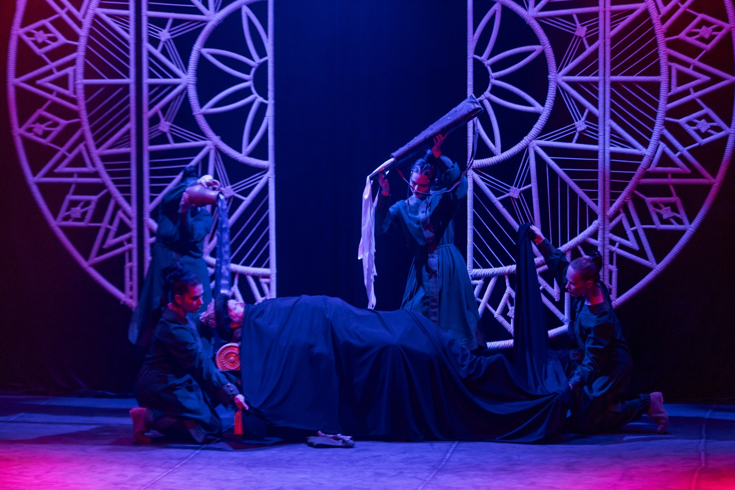 Декорации для спектакля «Слово о полку Игореве» | Историко-этнографический театр. История занавеса. Превращаем идею в технологию