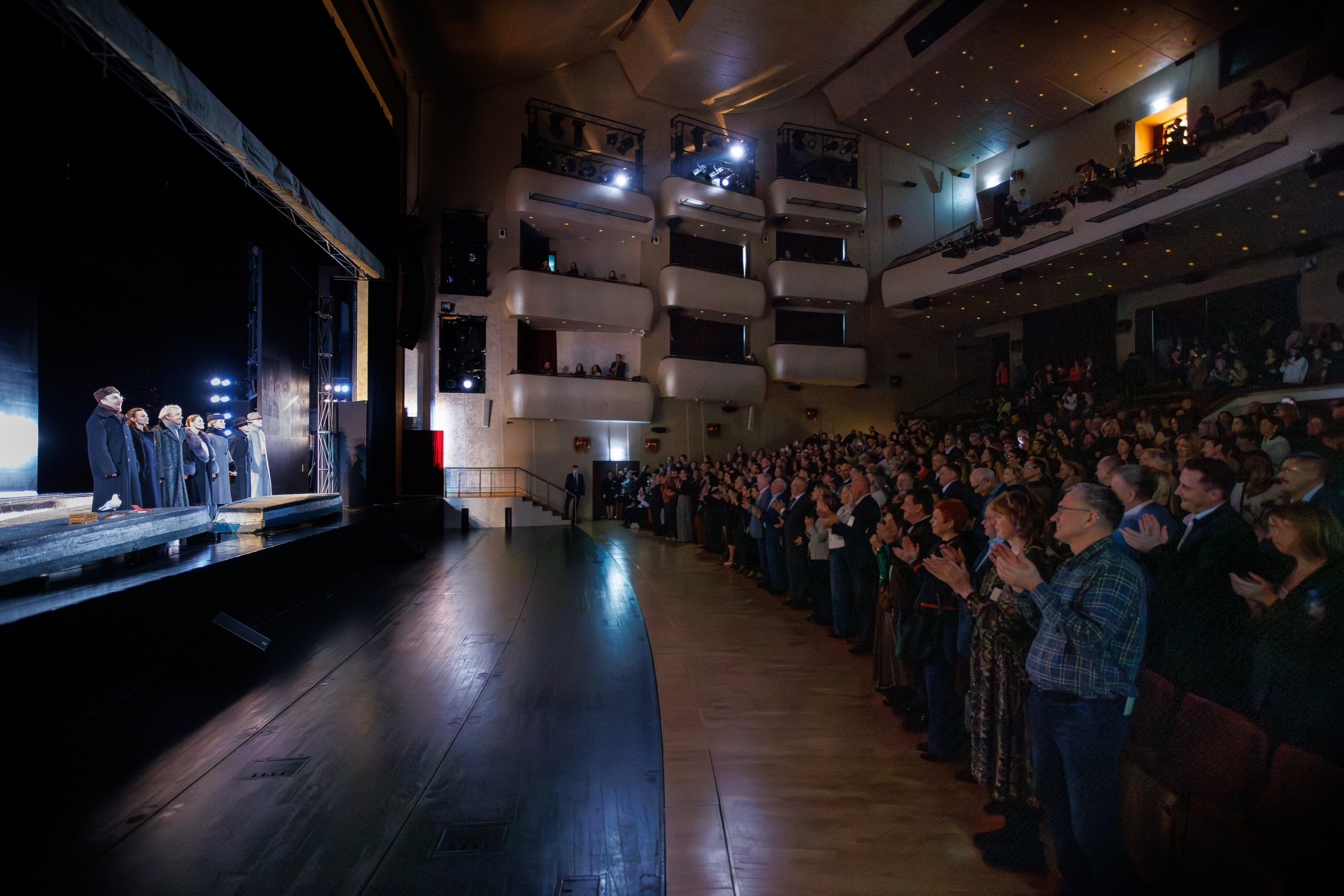 Декорации для спектакля «Чайка» | МДТ - Театр Европы. История занавеса. Превращаем идею в технологию