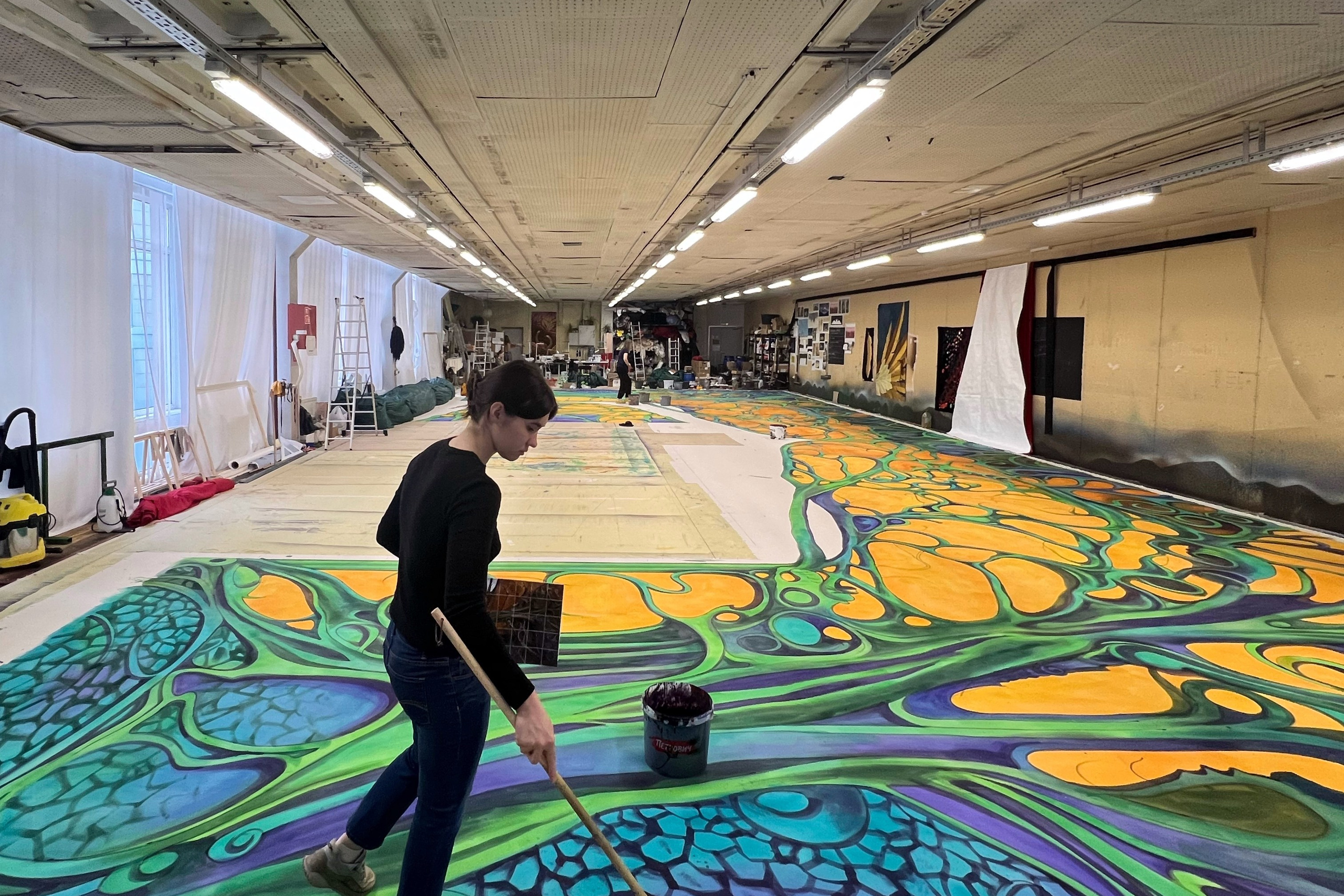 «Изумрудный город» музыкально-цирковое шоу. Московский молодежный центр «Планета КВН». История занавеса. Превращаем идею в технологию