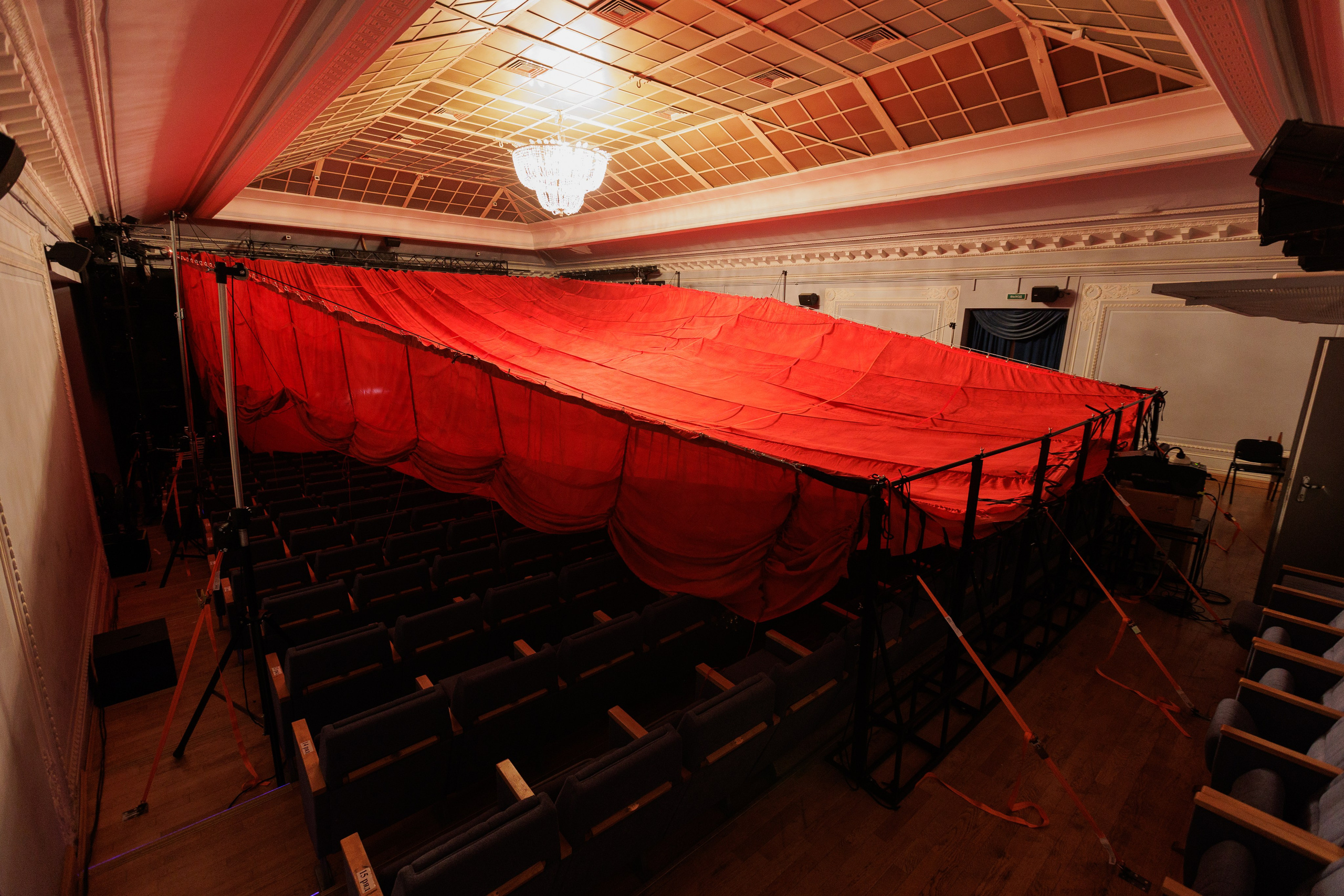 Пошив театральных занавесов и мягких декораций на заказ | Кулисы, падуги, задники. История занавеса. Превращаем идею в технологию