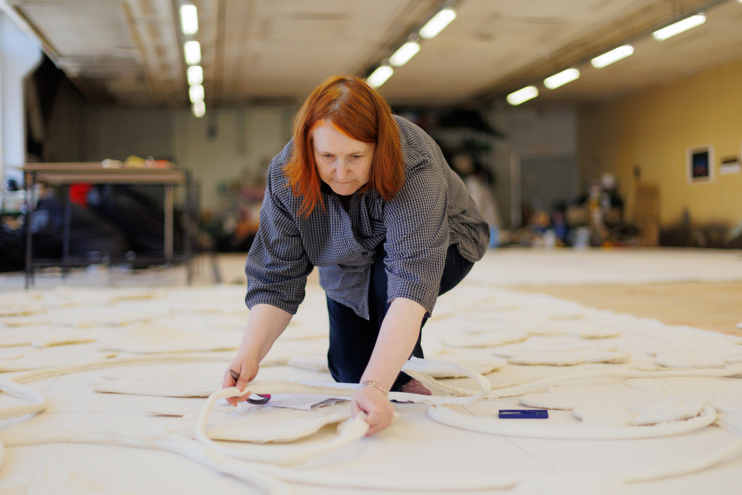 Объемная и прорезная аппликация на театральных декорациях. История занавеса. Превращаем идею в технологию