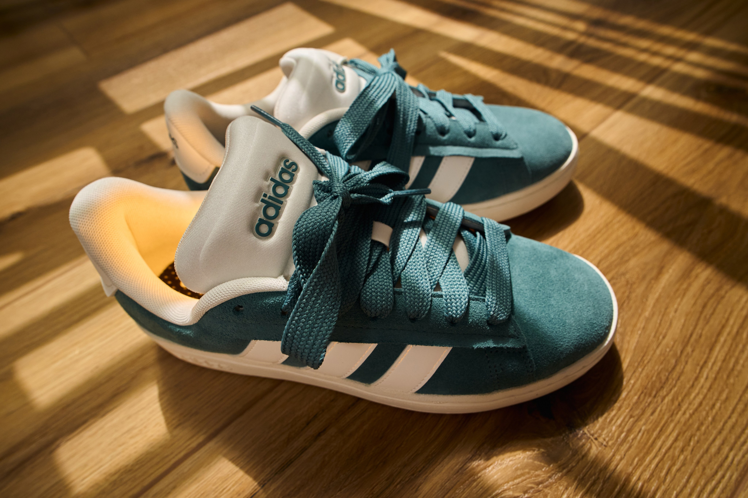 Фото для маркетплейсов Adidas