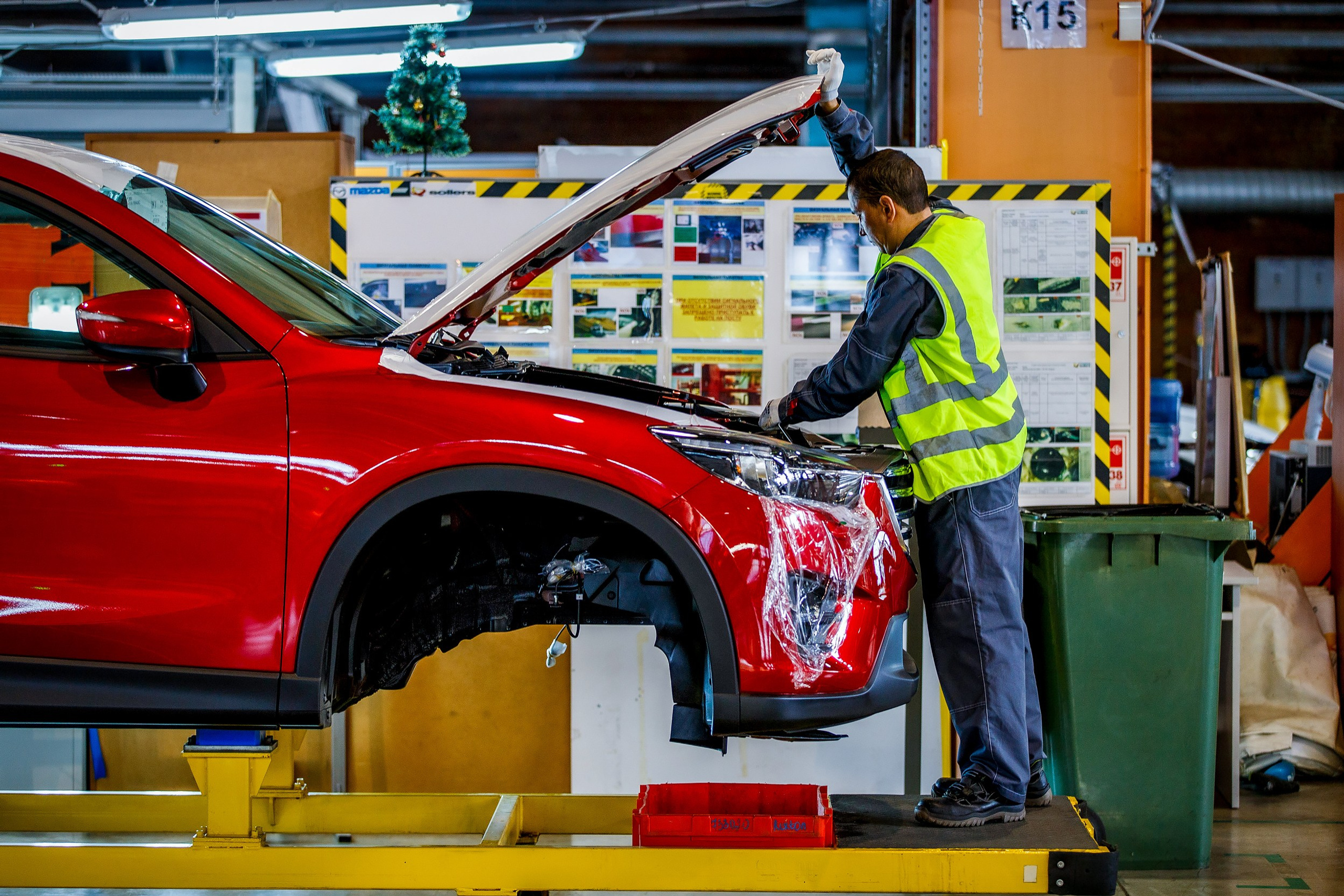 Линия Mazda на заводе Sollers. Репортажный фотограф Александр Хитров