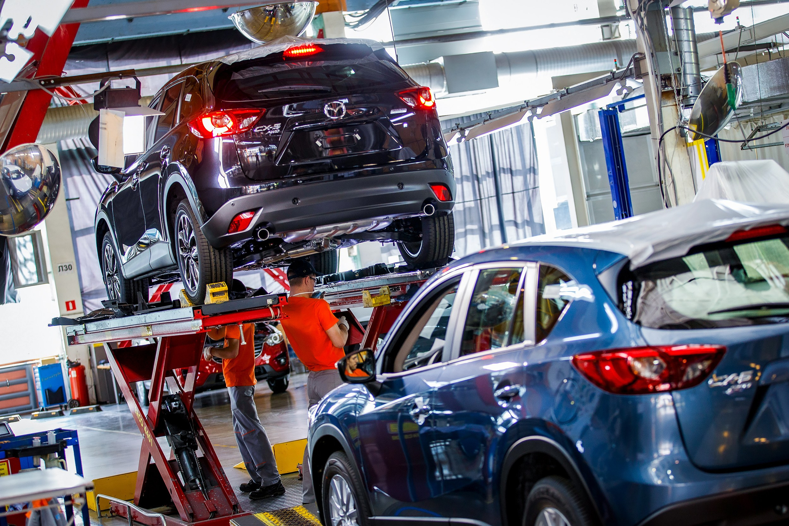 Линия Mazda на заводе Sollers. Репортажный фотограф Александр Хитров